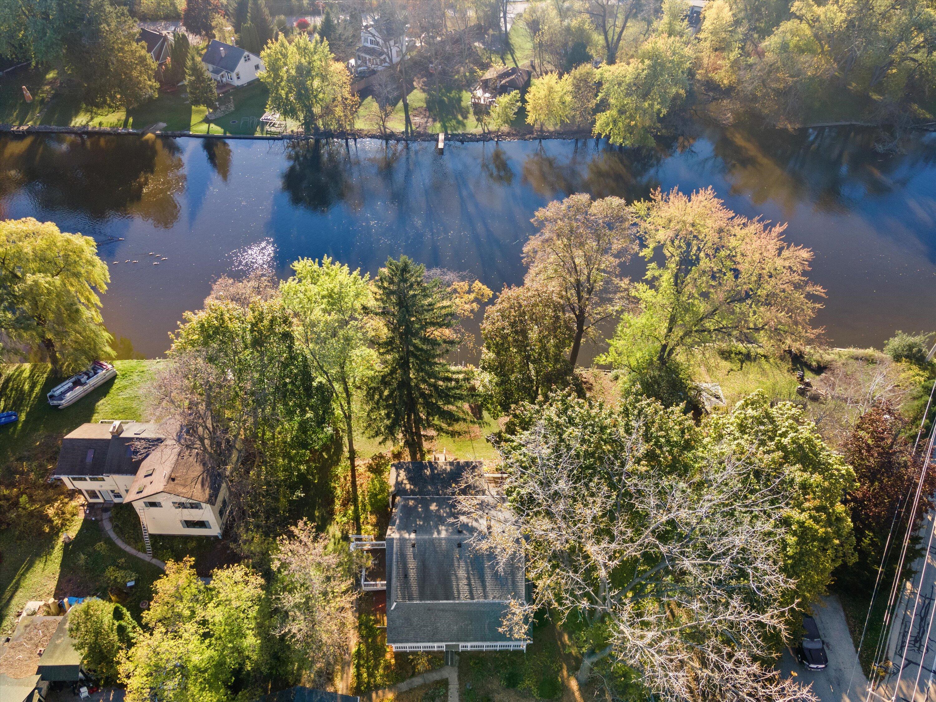 12763 N East Shoreland Dr