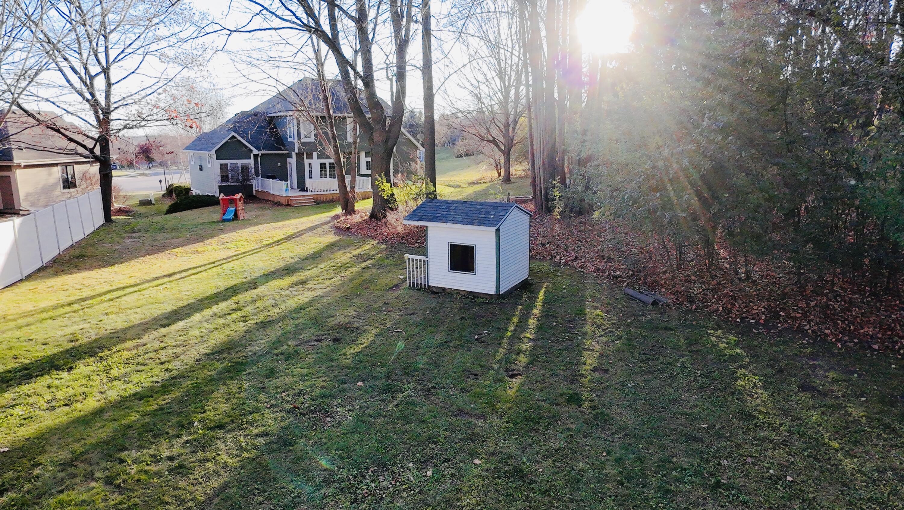 1910 Valley Ct