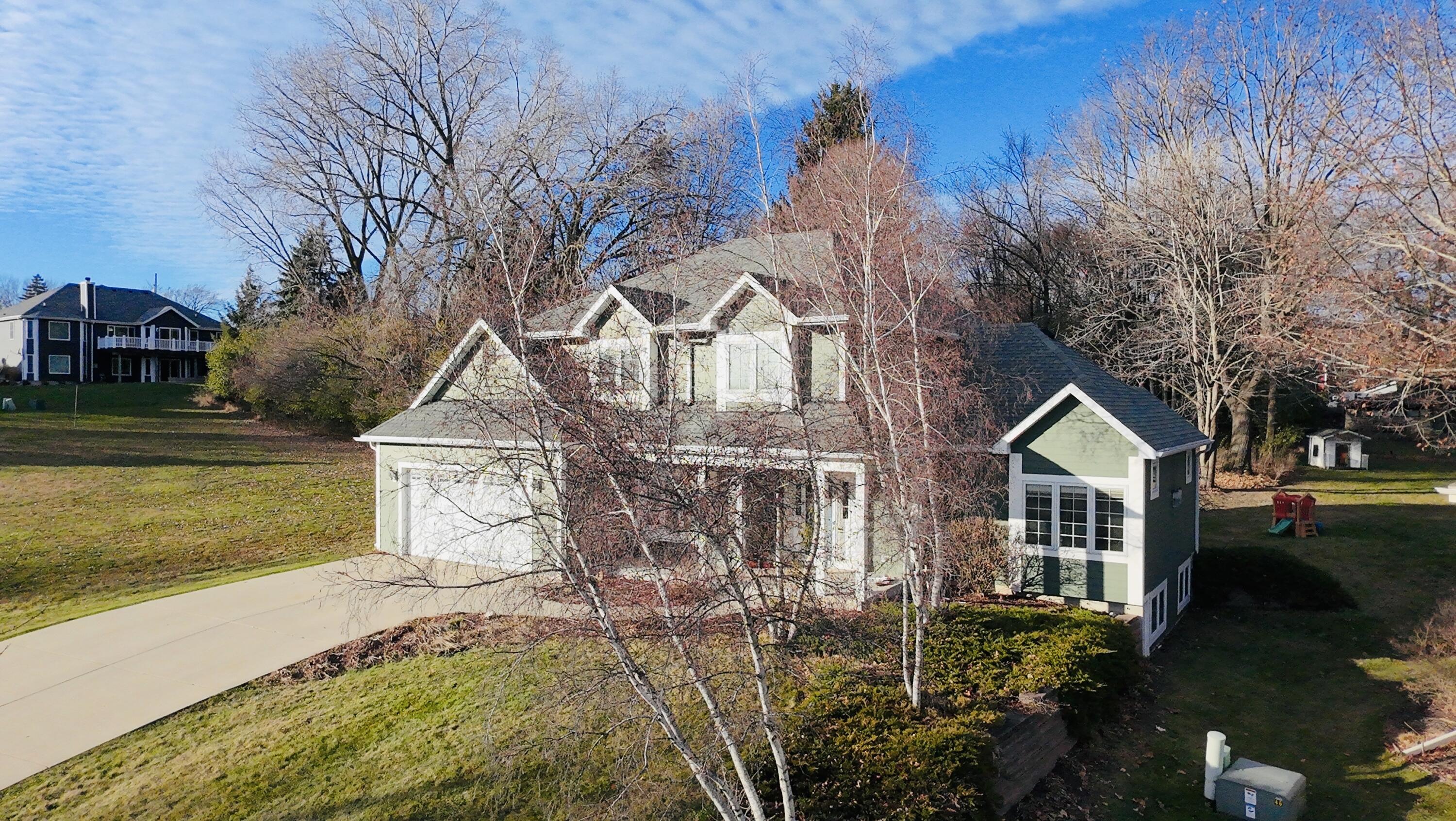 1910 Valley Ct
