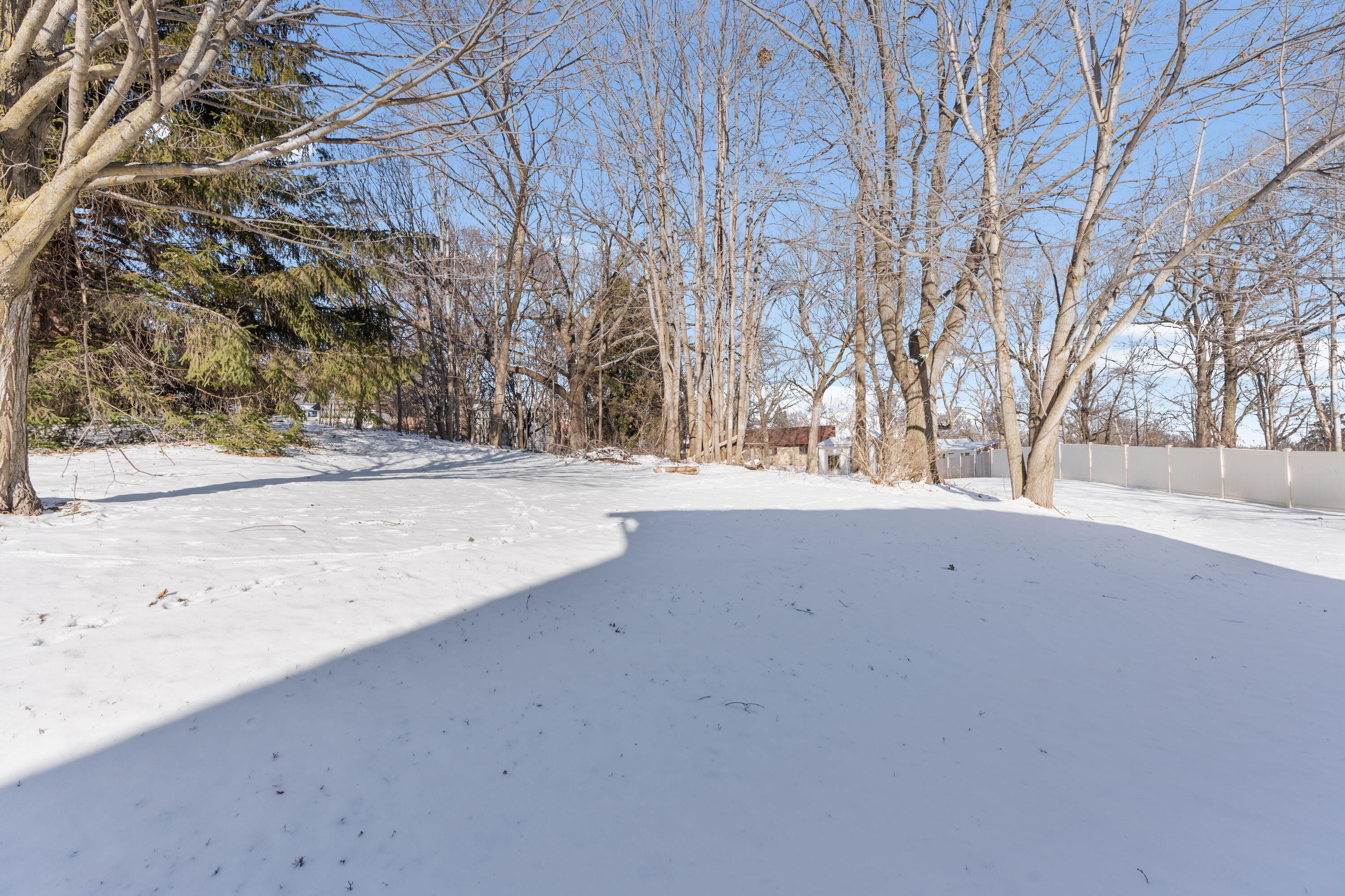 1910 Valley Ct