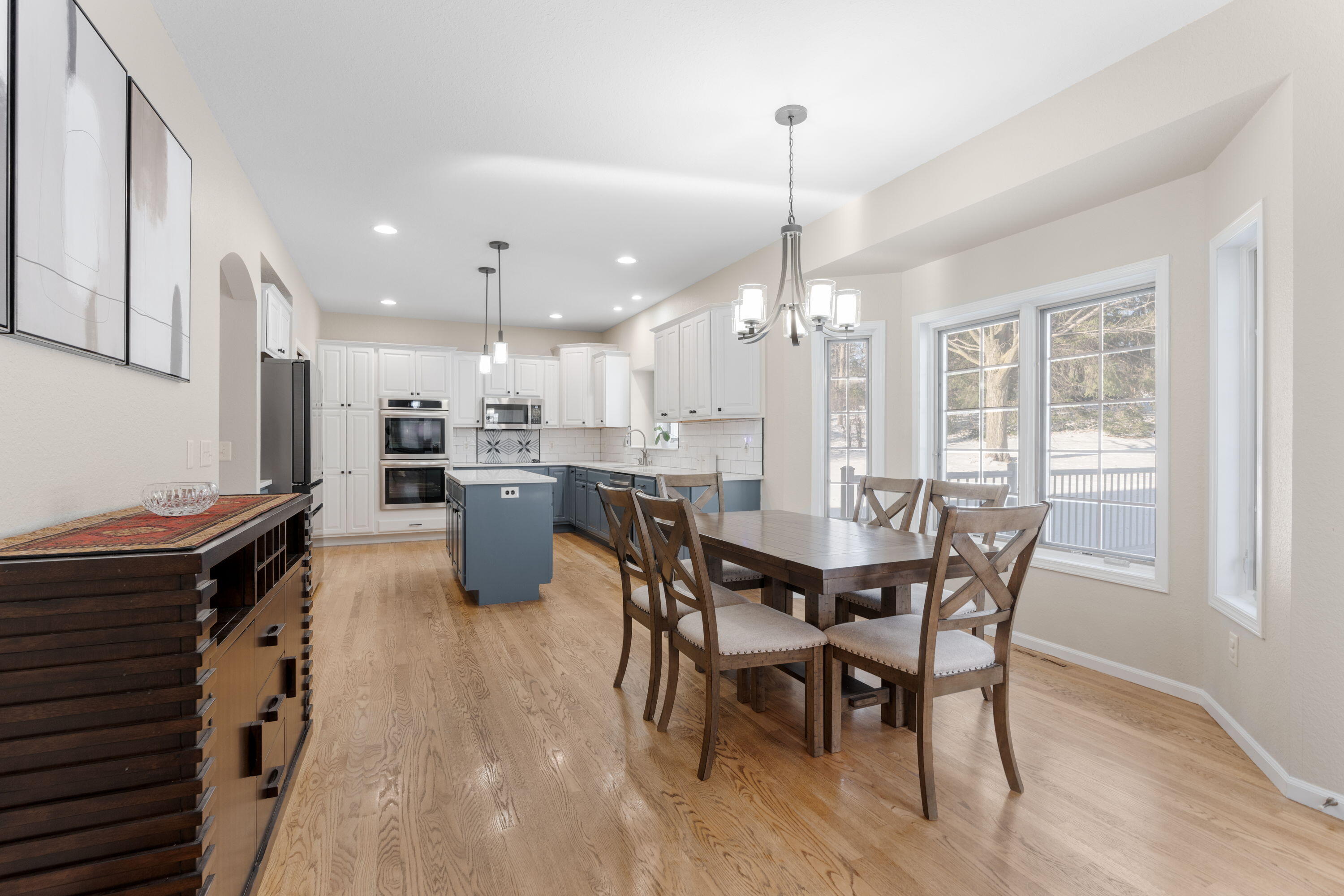 1910 Valley Ct