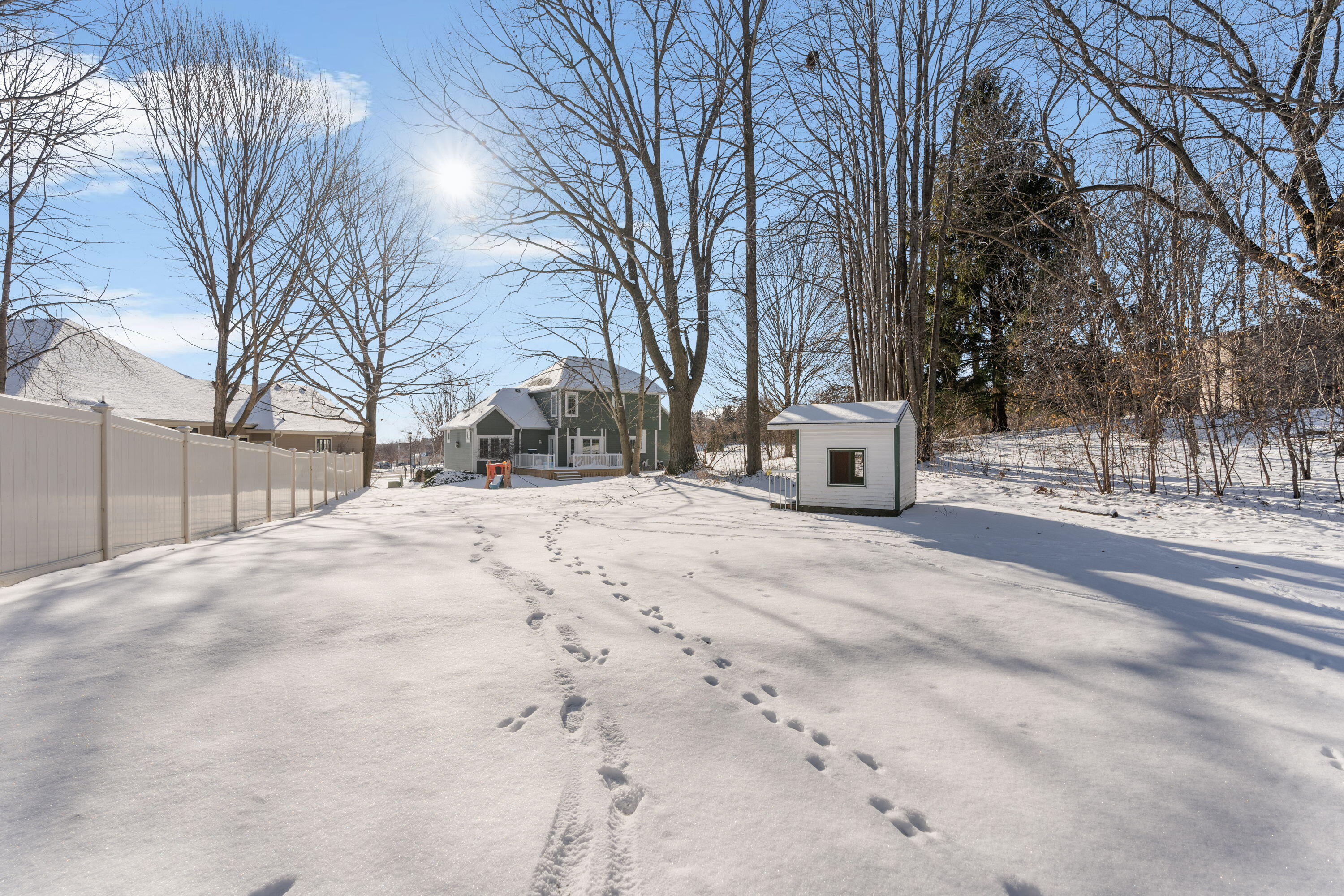 1910 Valley Ct