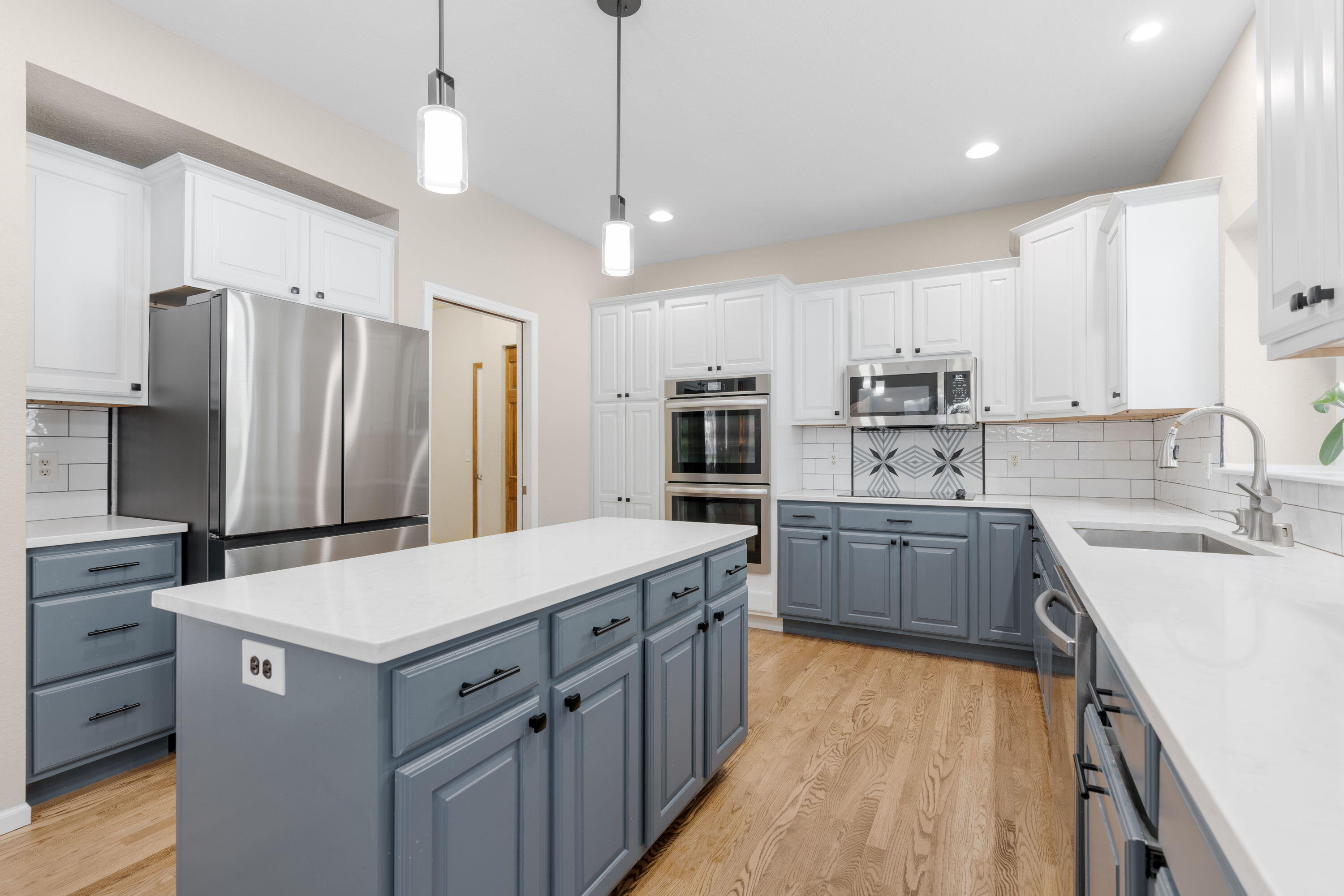 1910 Valley Ct