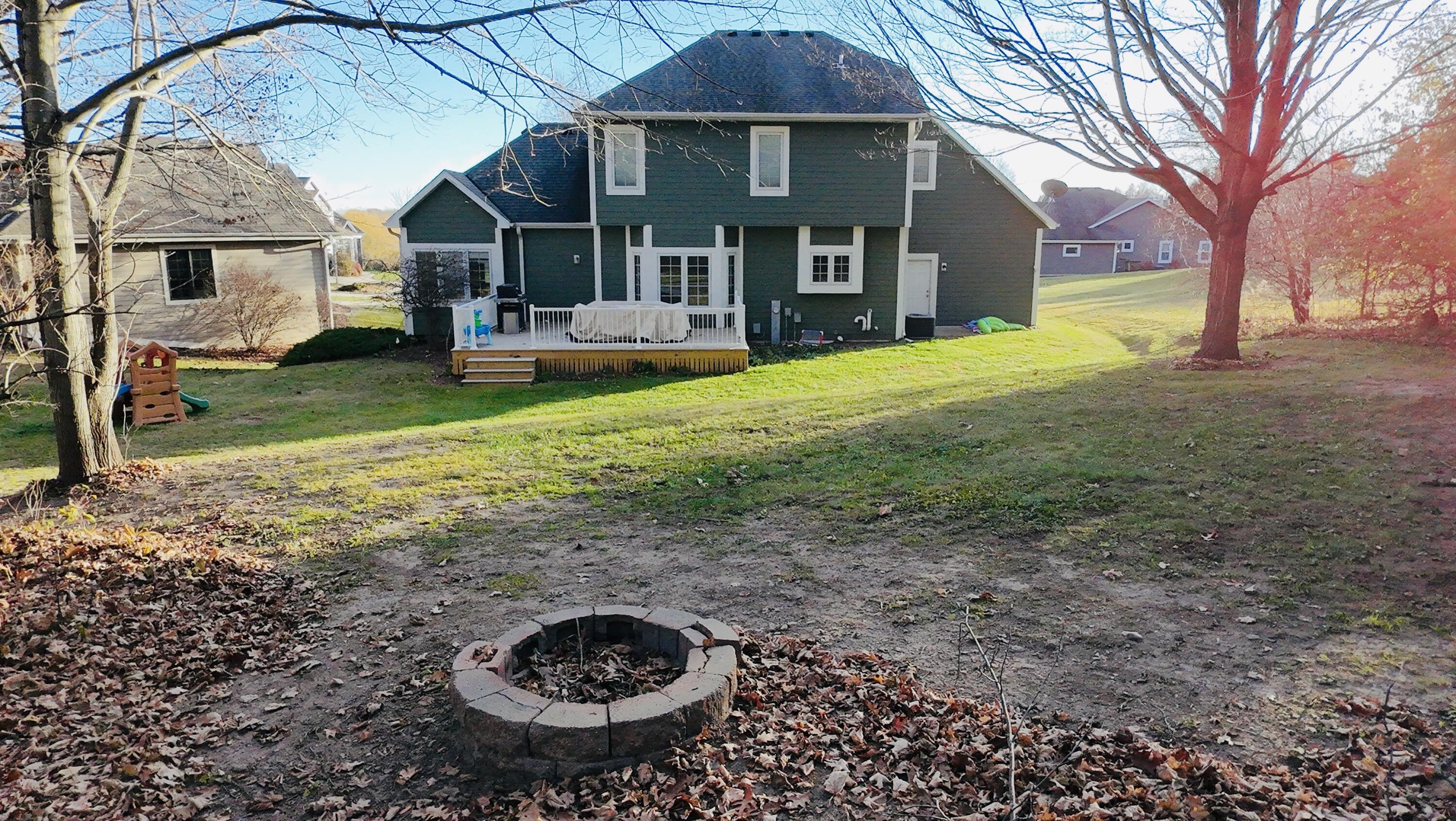 1910 Valley Ct