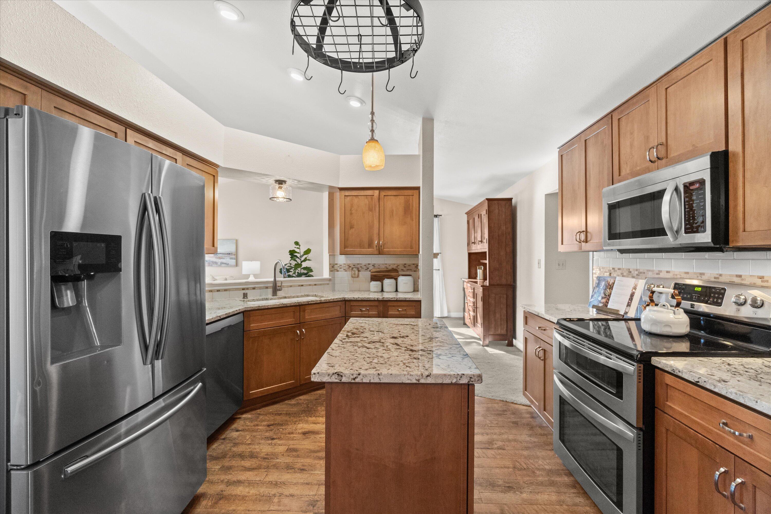 7245 S Hillendale Dr