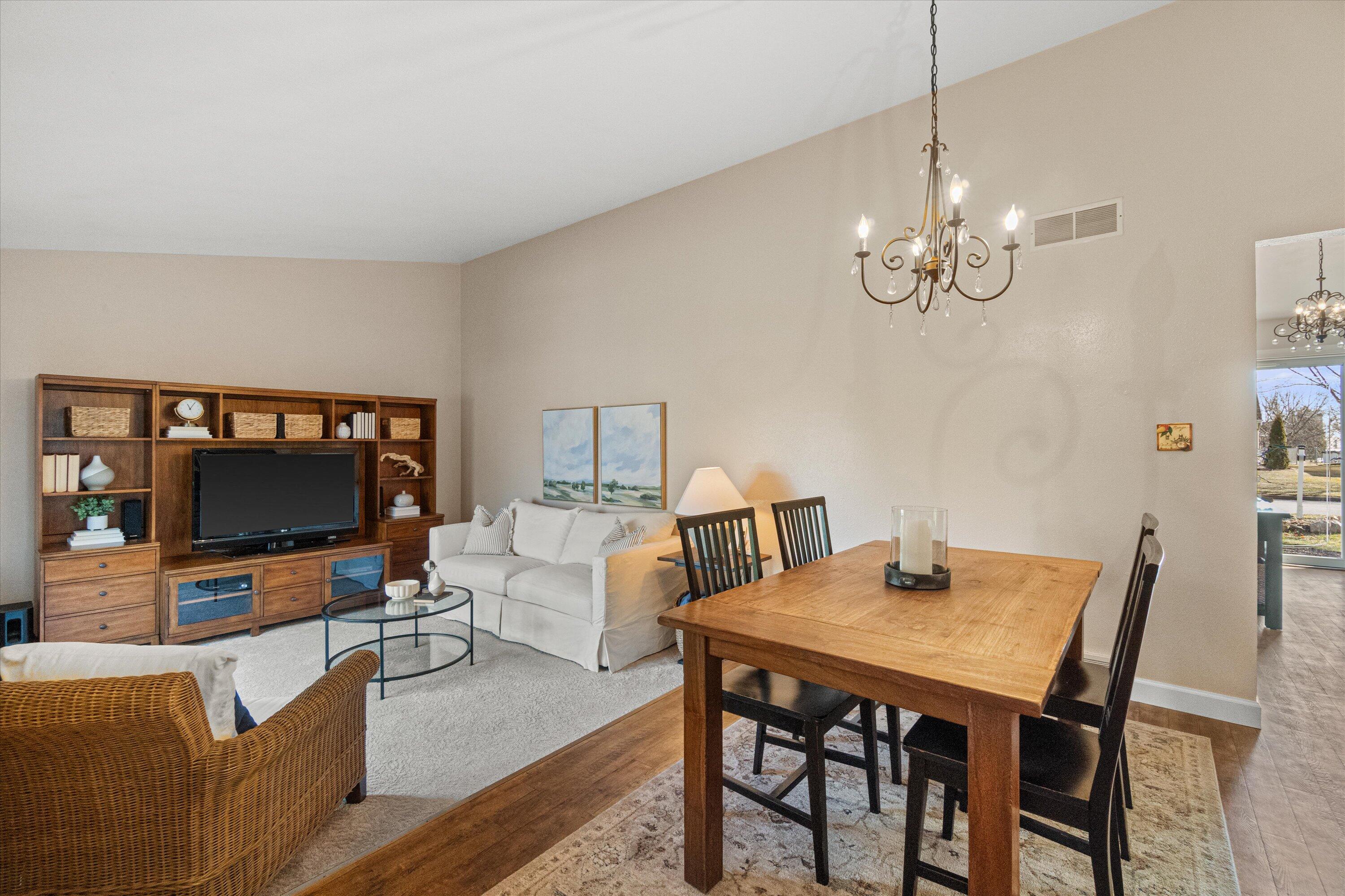 7245 S Hillendale Dr