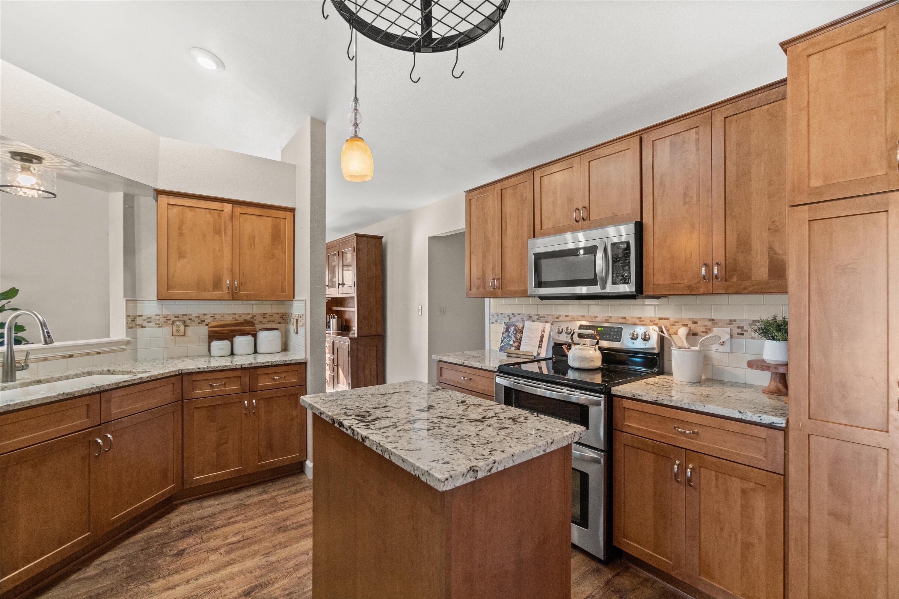 7245 S Hillendale Dr