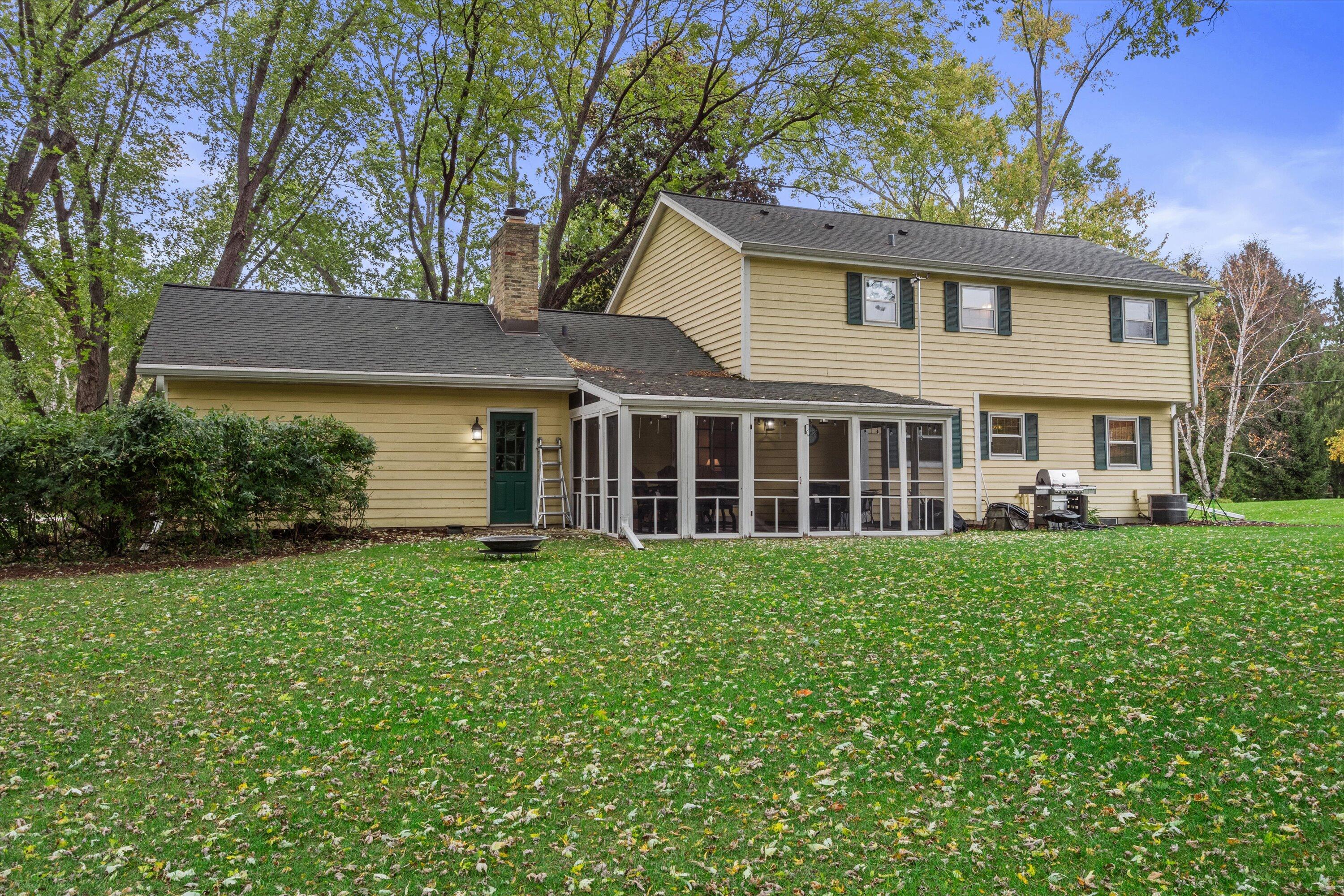 8021 W Evergreen Rd