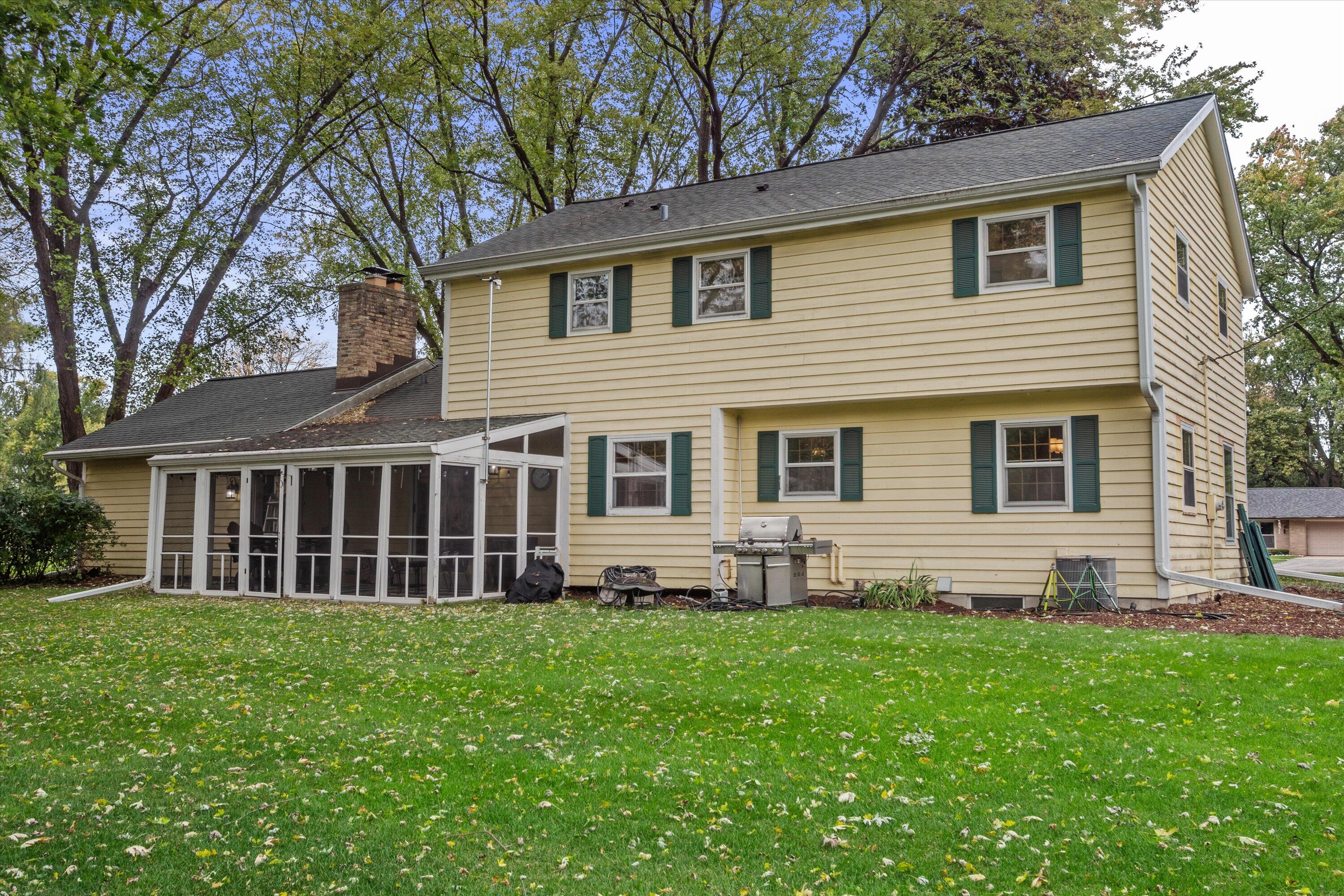 8021 W Evergreen Rd