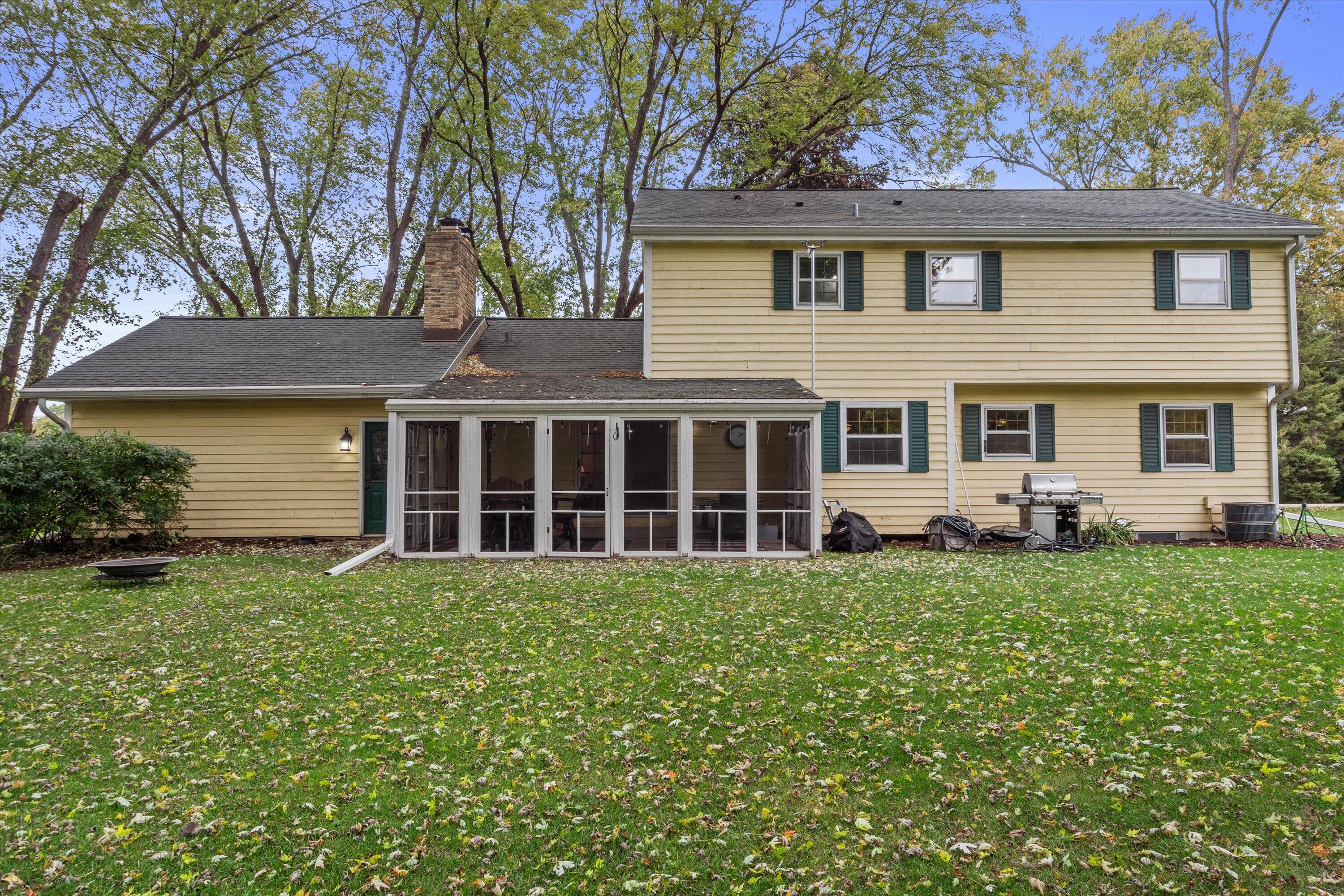 8021 W Evergreen Rd