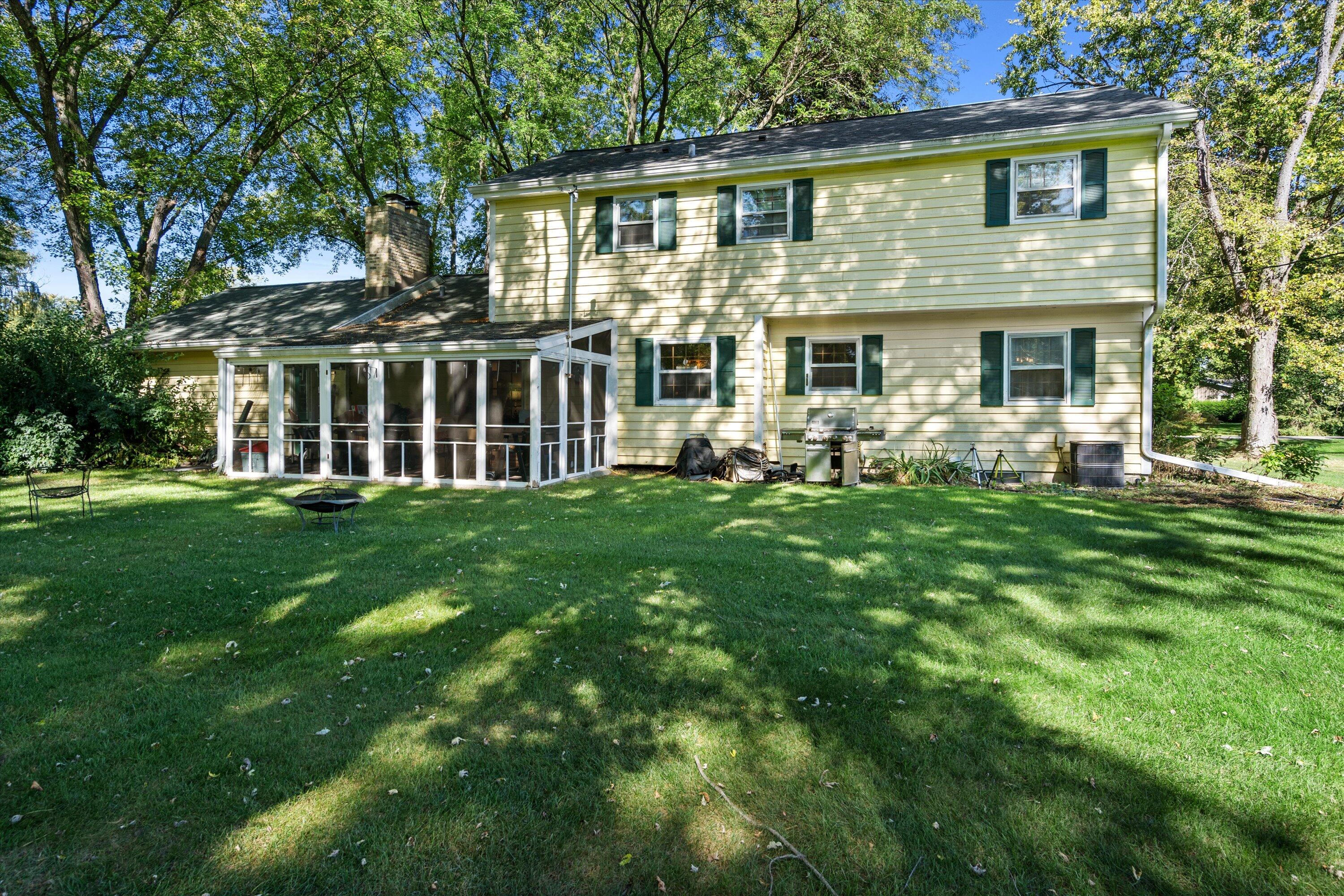 8021 W Evergreen Rd
