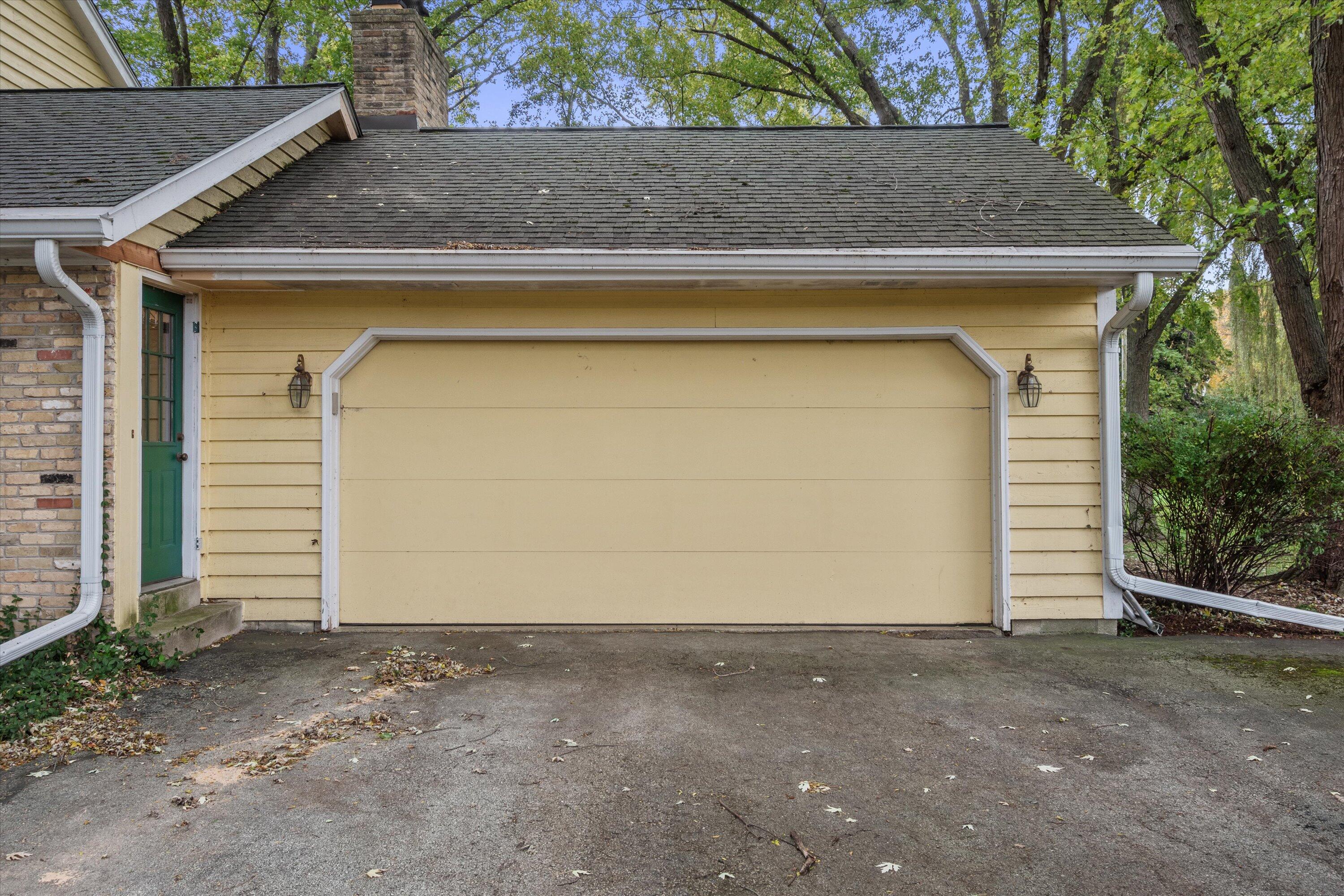 8021 W Evergreen Rd