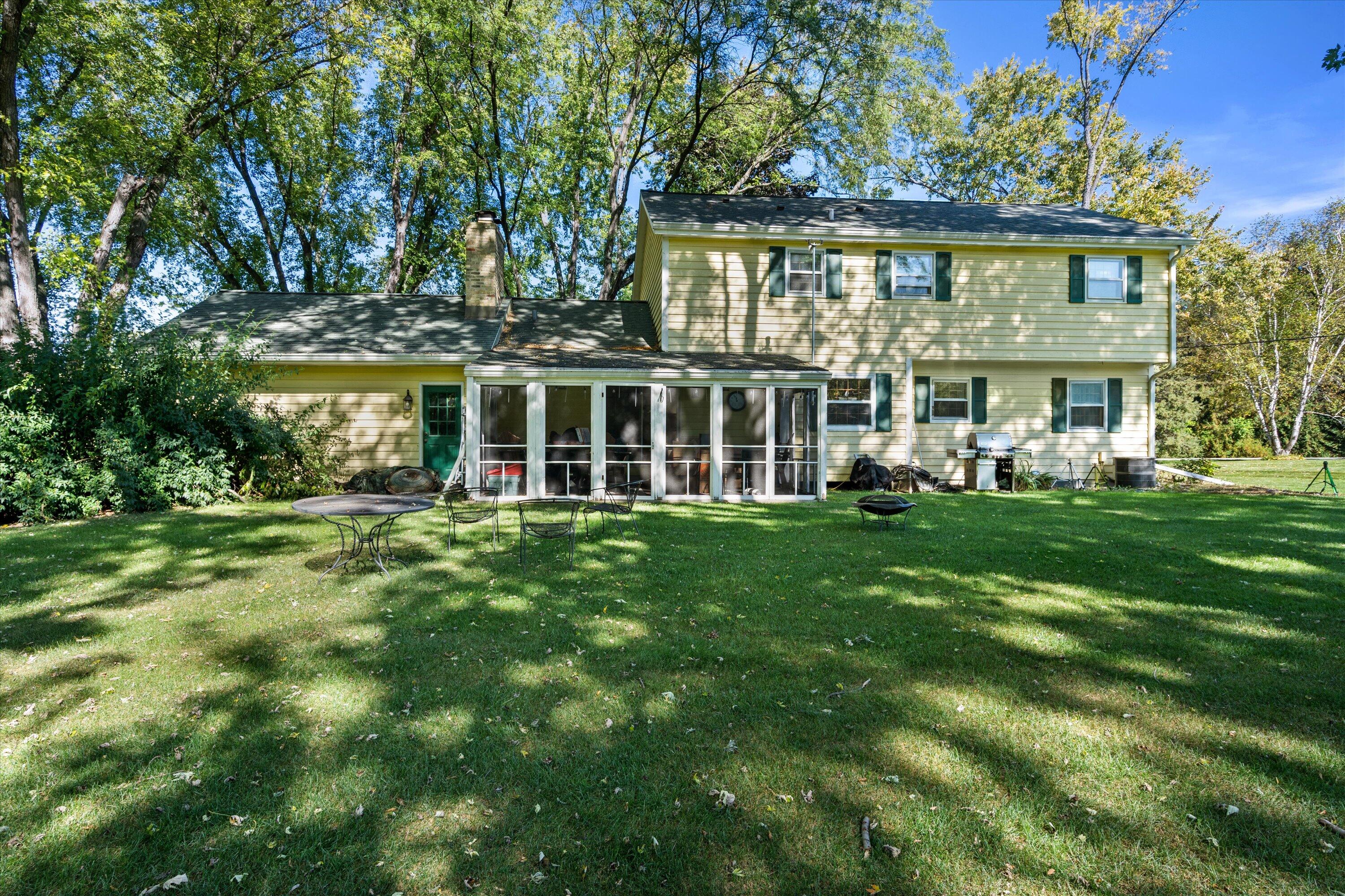 8021 W Evergreen Rd