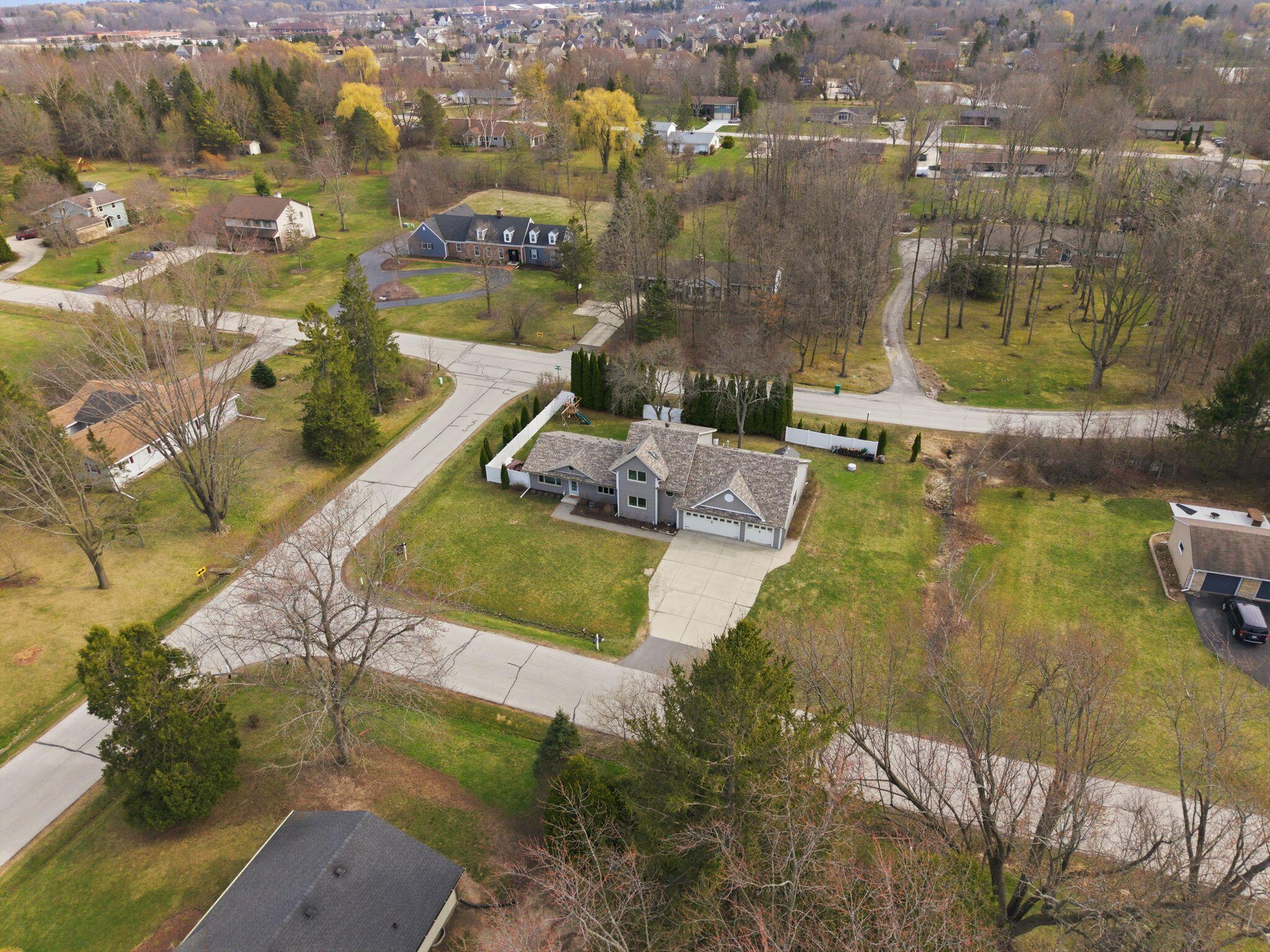 1633 W Eleanor Pl