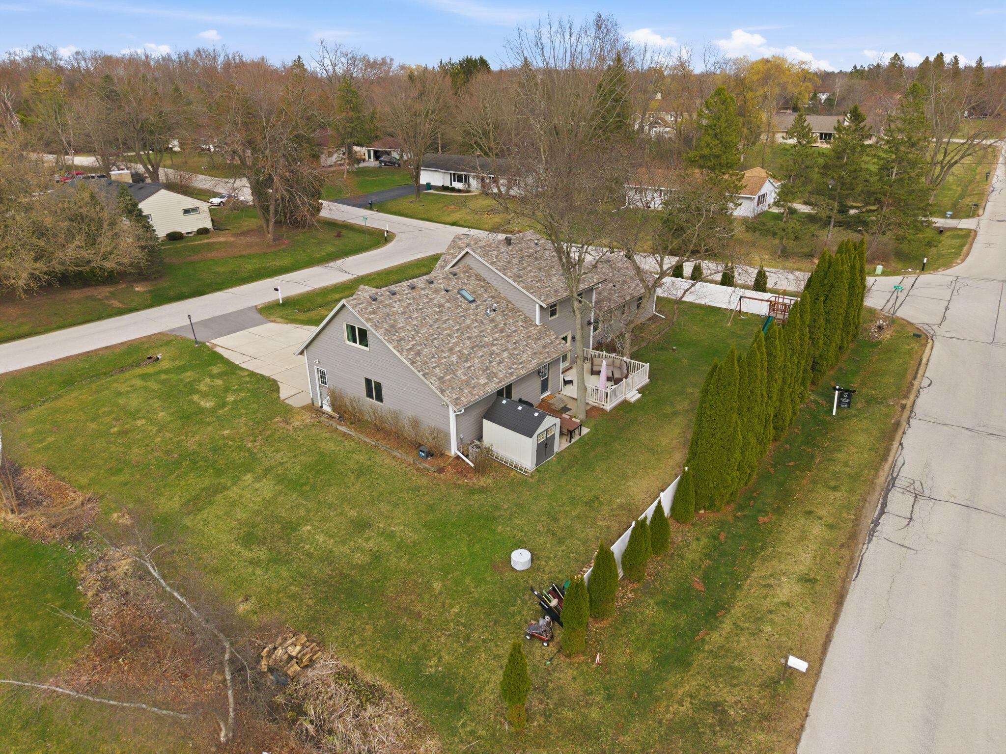 1633 W Eleanor Pl