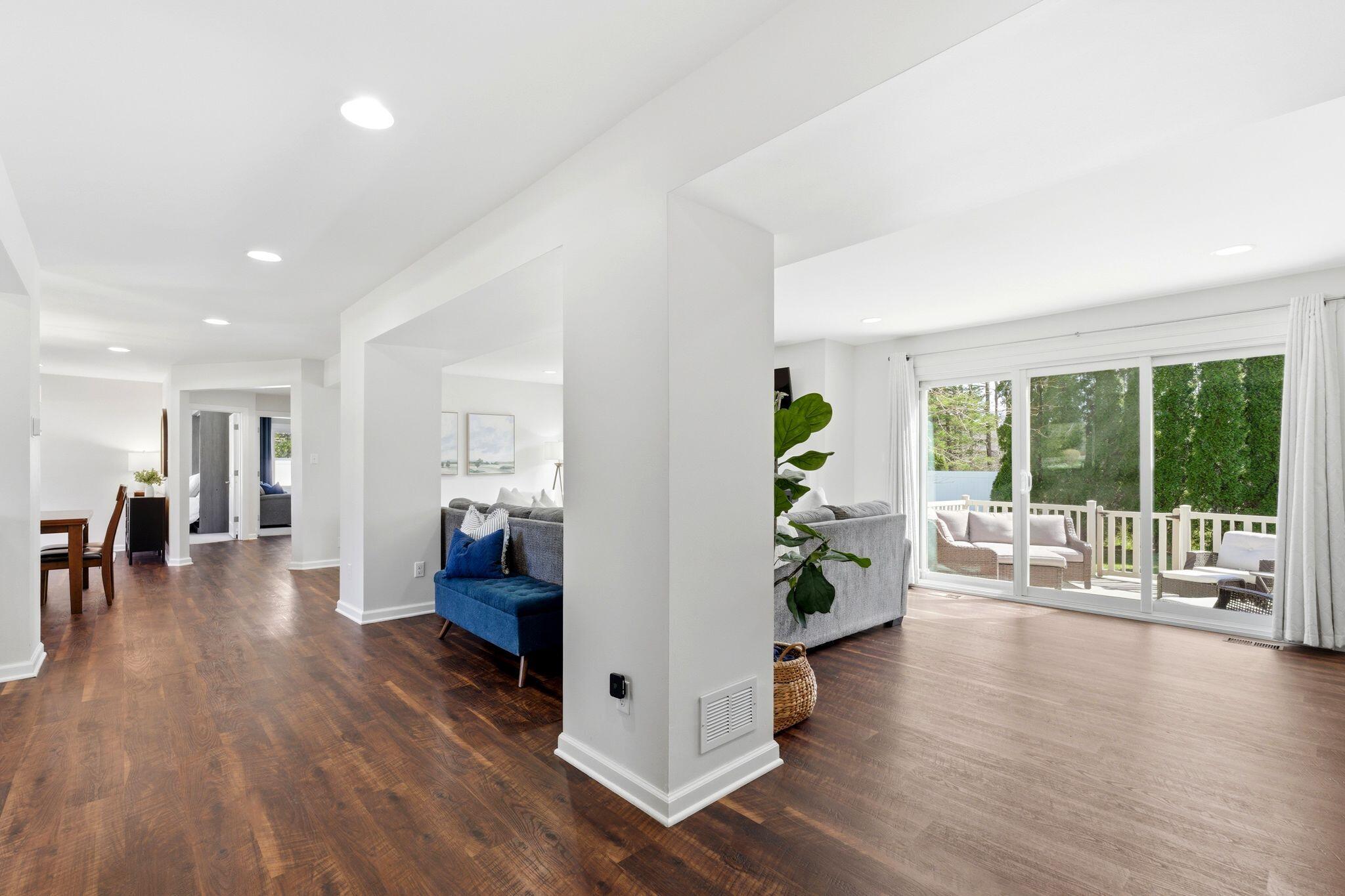 1633 W Eleanor Pl