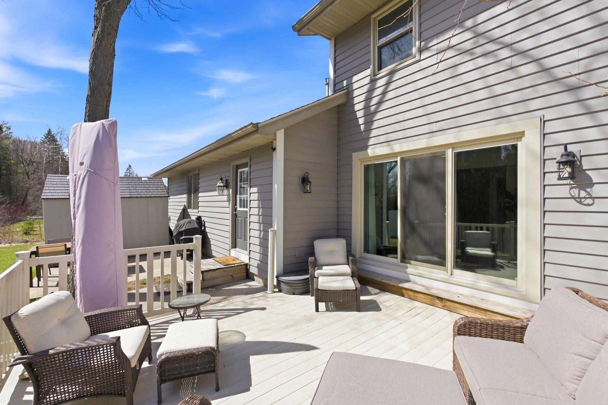 1633 W Eleanor Pl