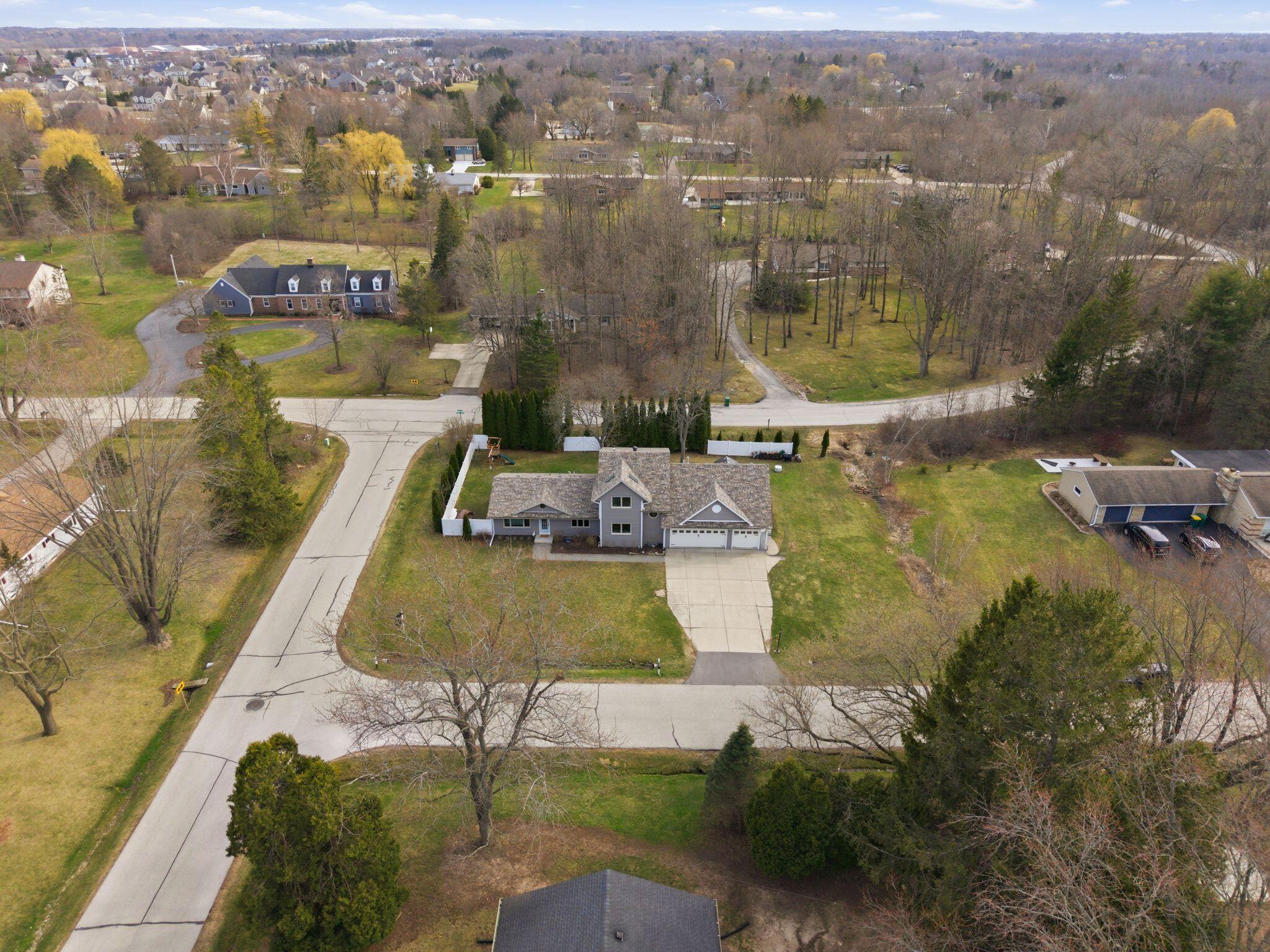 1633 W Eleanor Pl