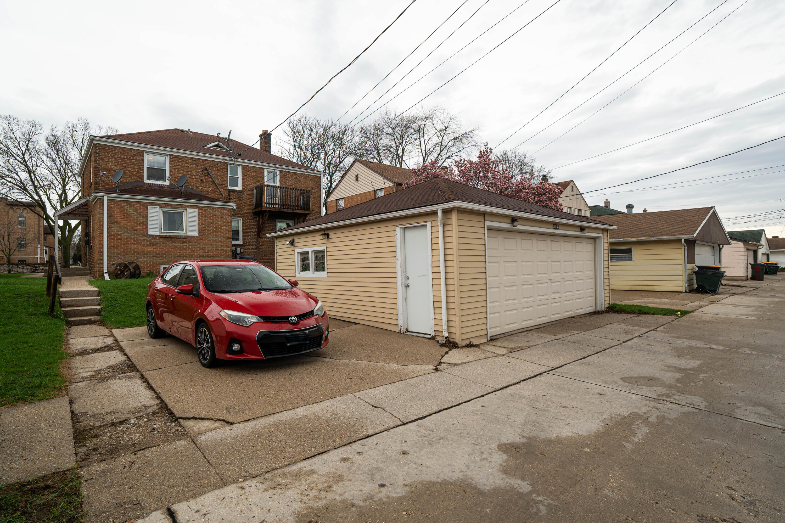 2344 S 60th St Unit: 2346