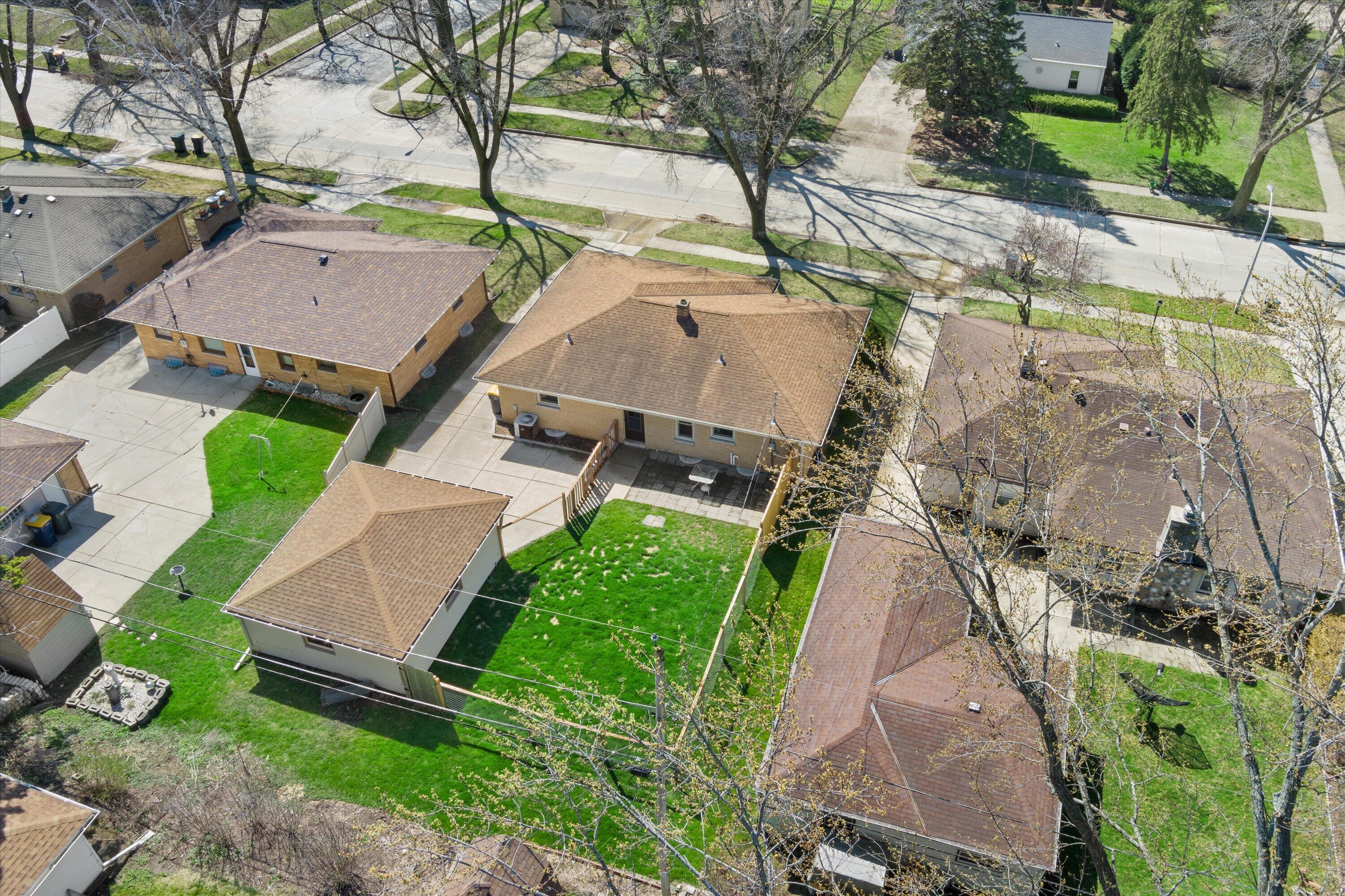 9714 W Arthur Ave