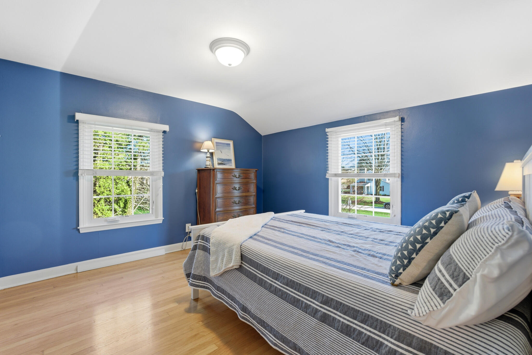 514 E Community Pl
