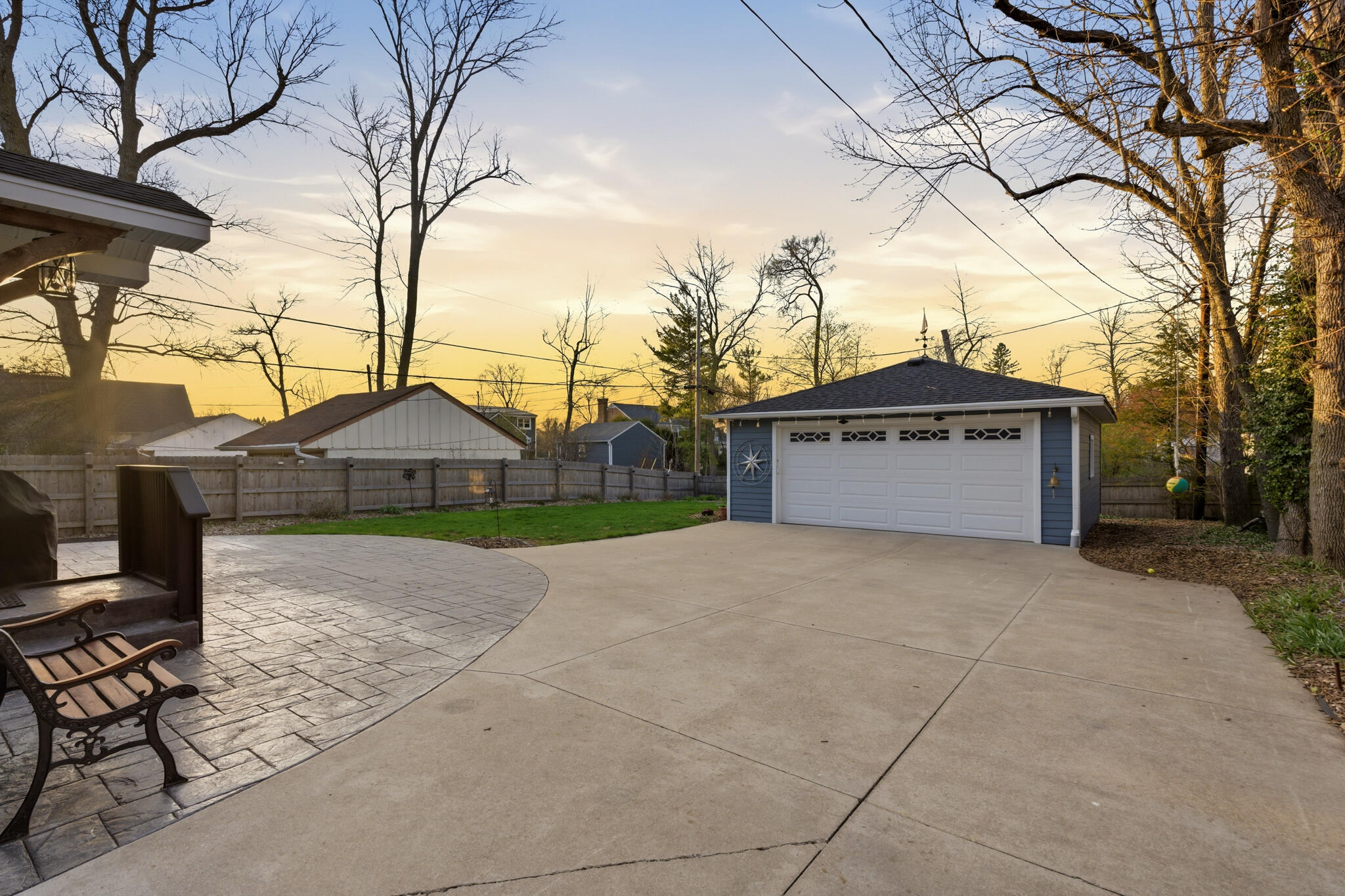 514 E Community Pl