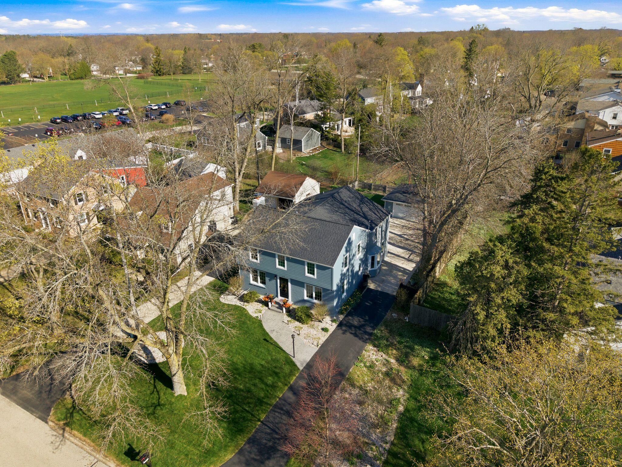 514 E Community Pl