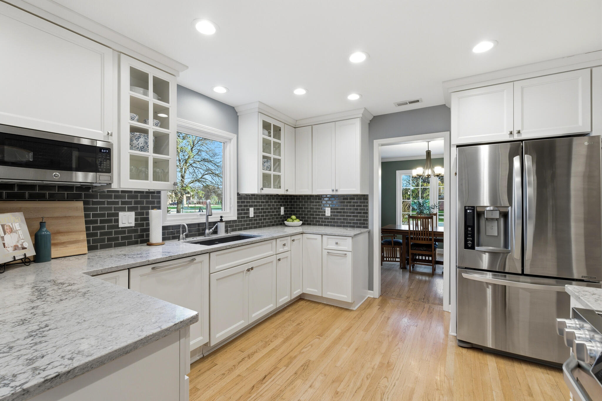 514 E Community Pl