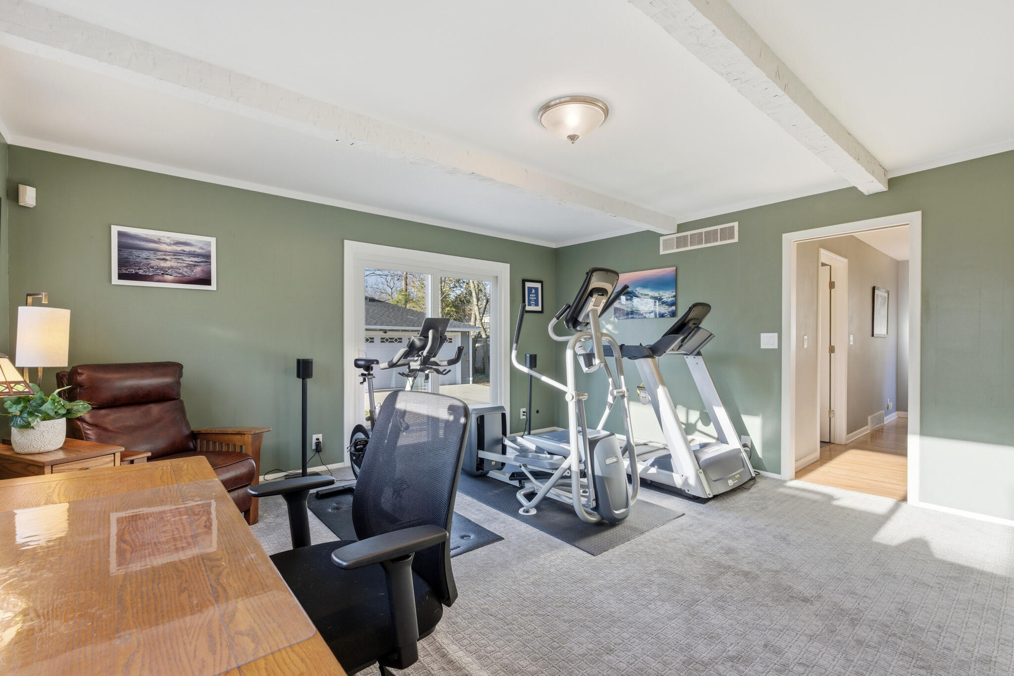514 E Community Pl