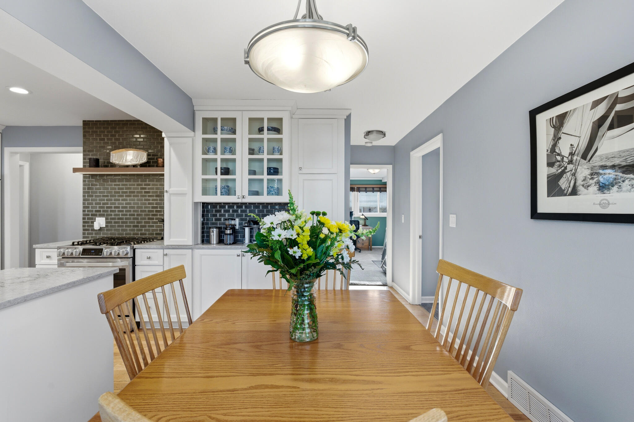 514 E Community Pl