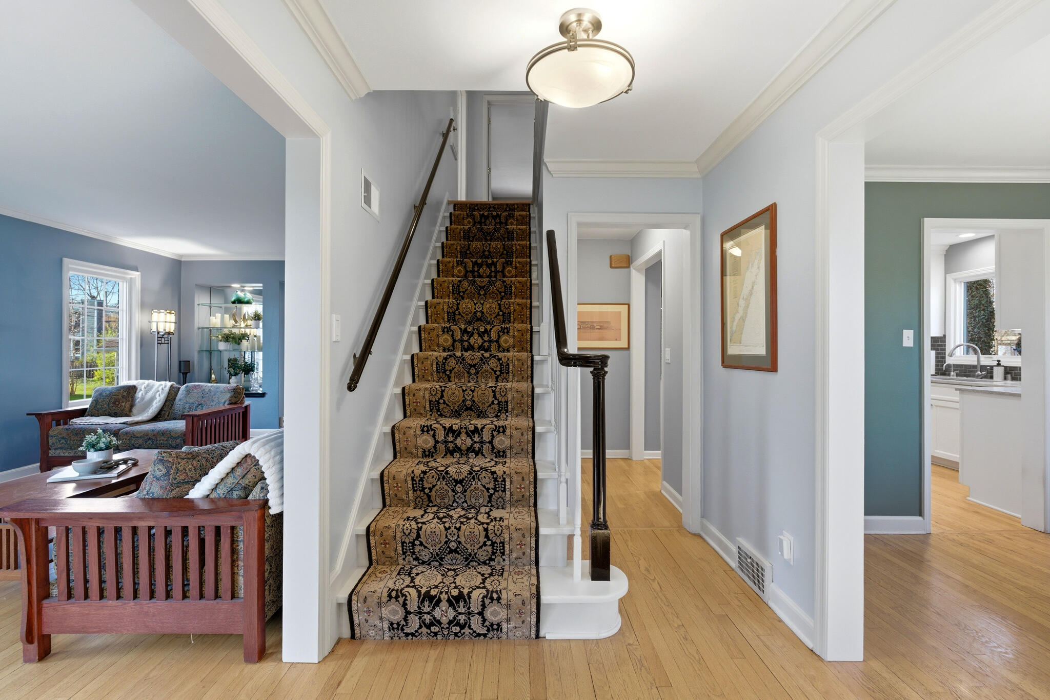 514 E Community Pl