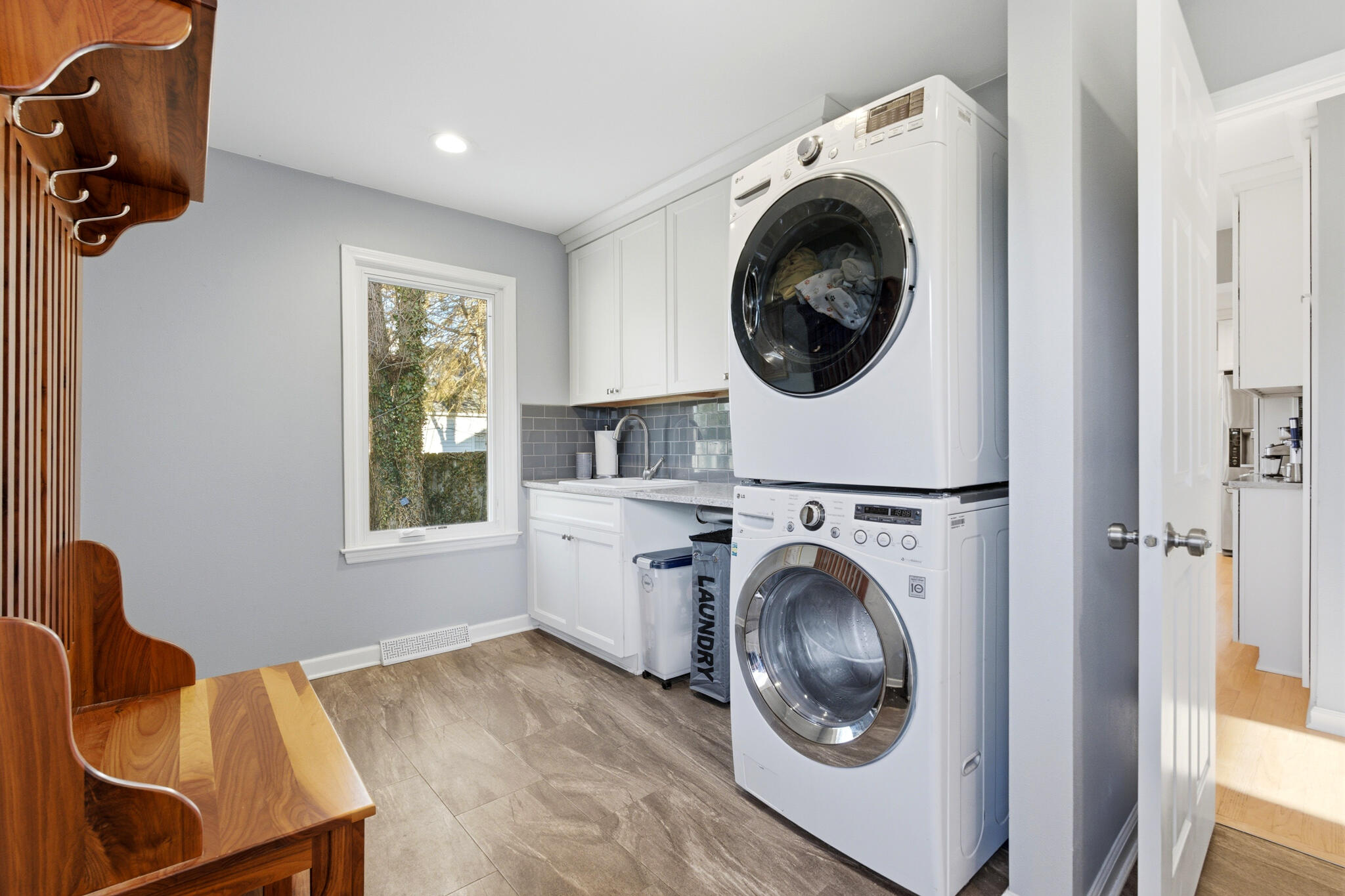 514 E Community Pl