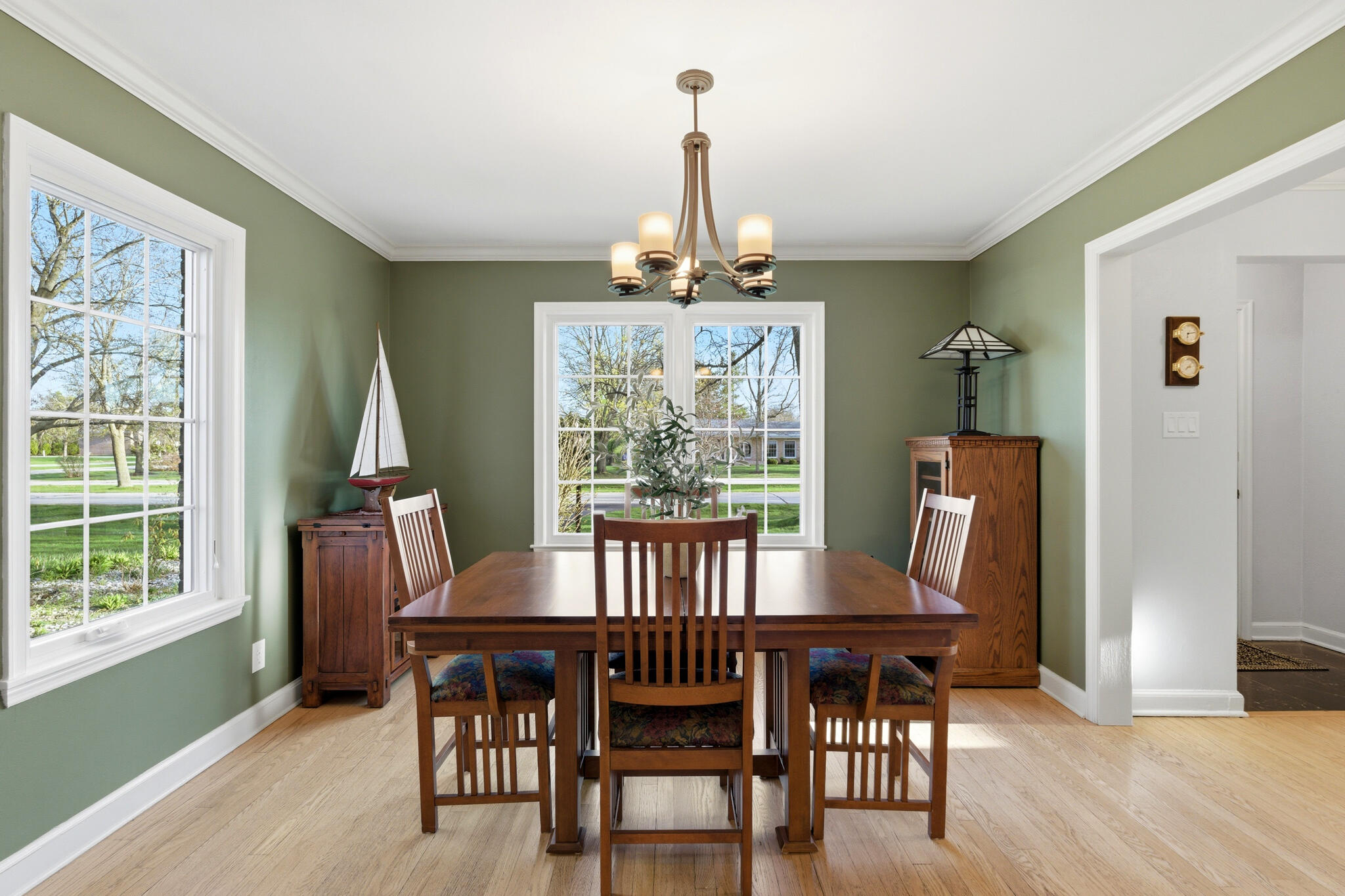 514 E Community Pl