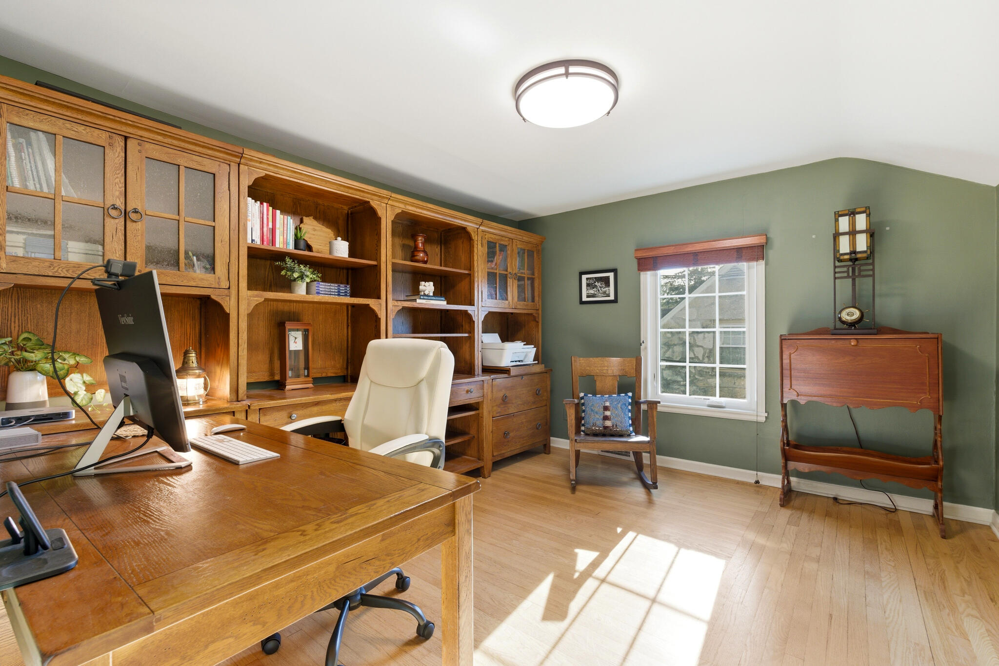 514 E Community Pl
