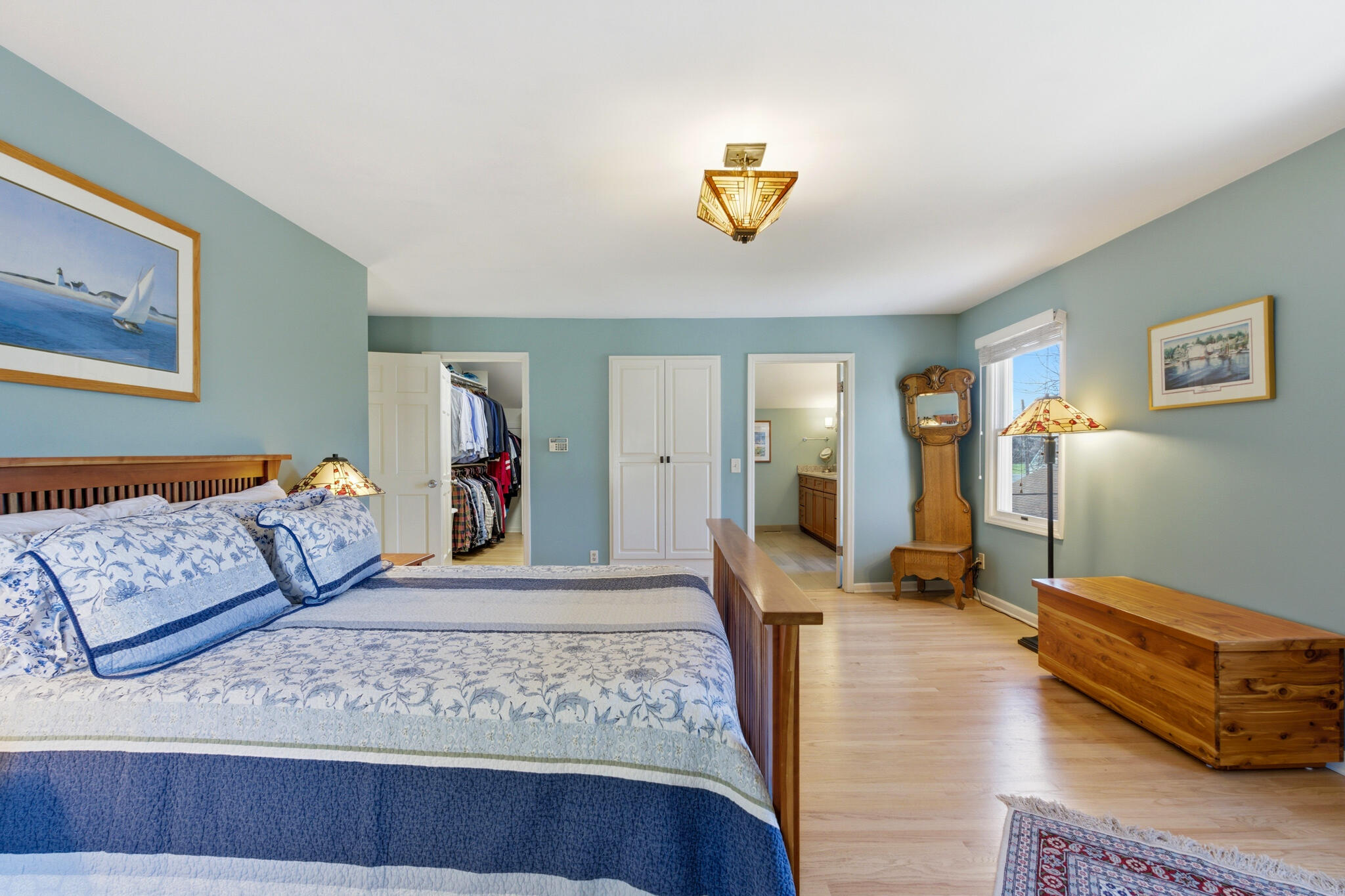 514 E Community Pl