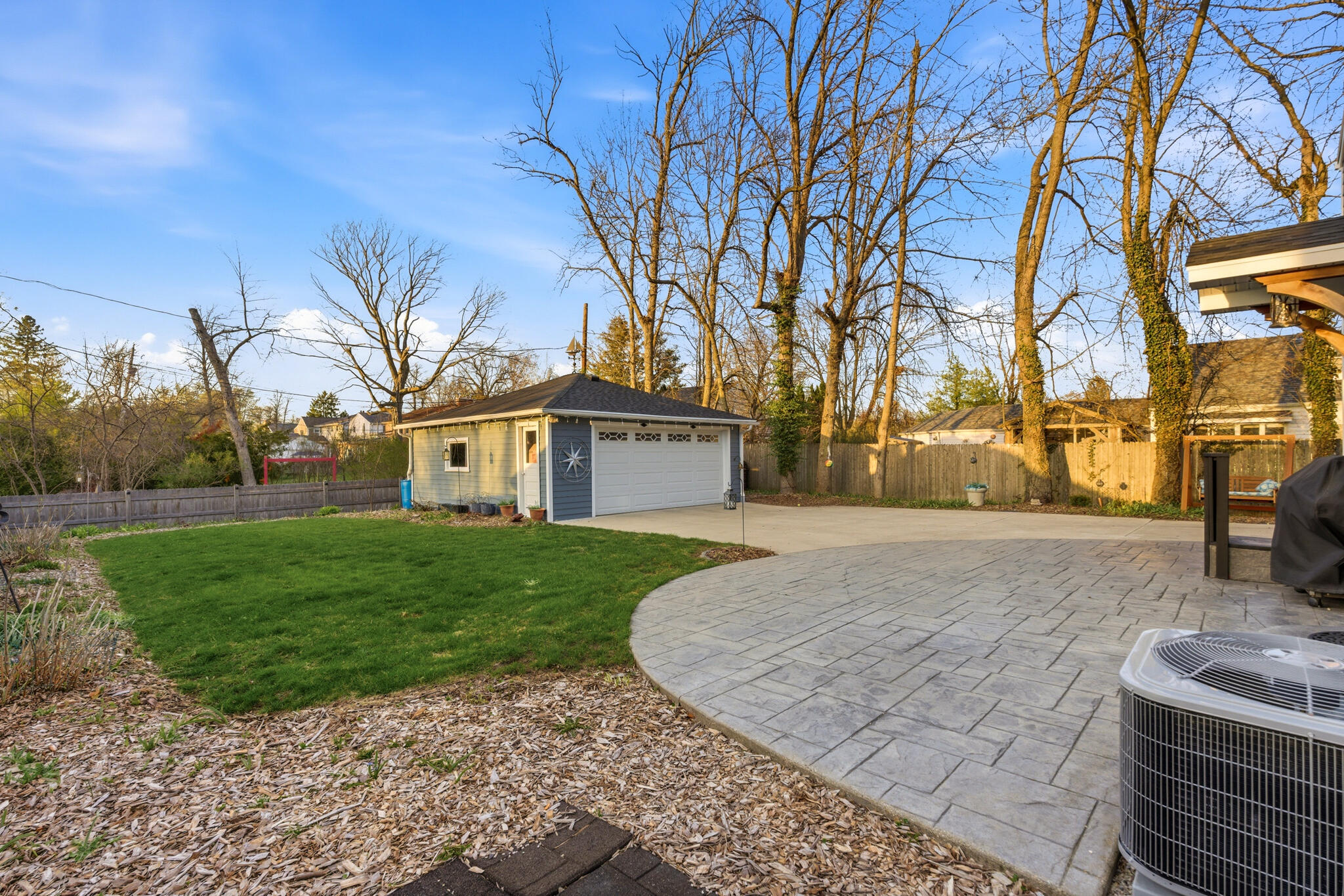 514 E Community Pl
