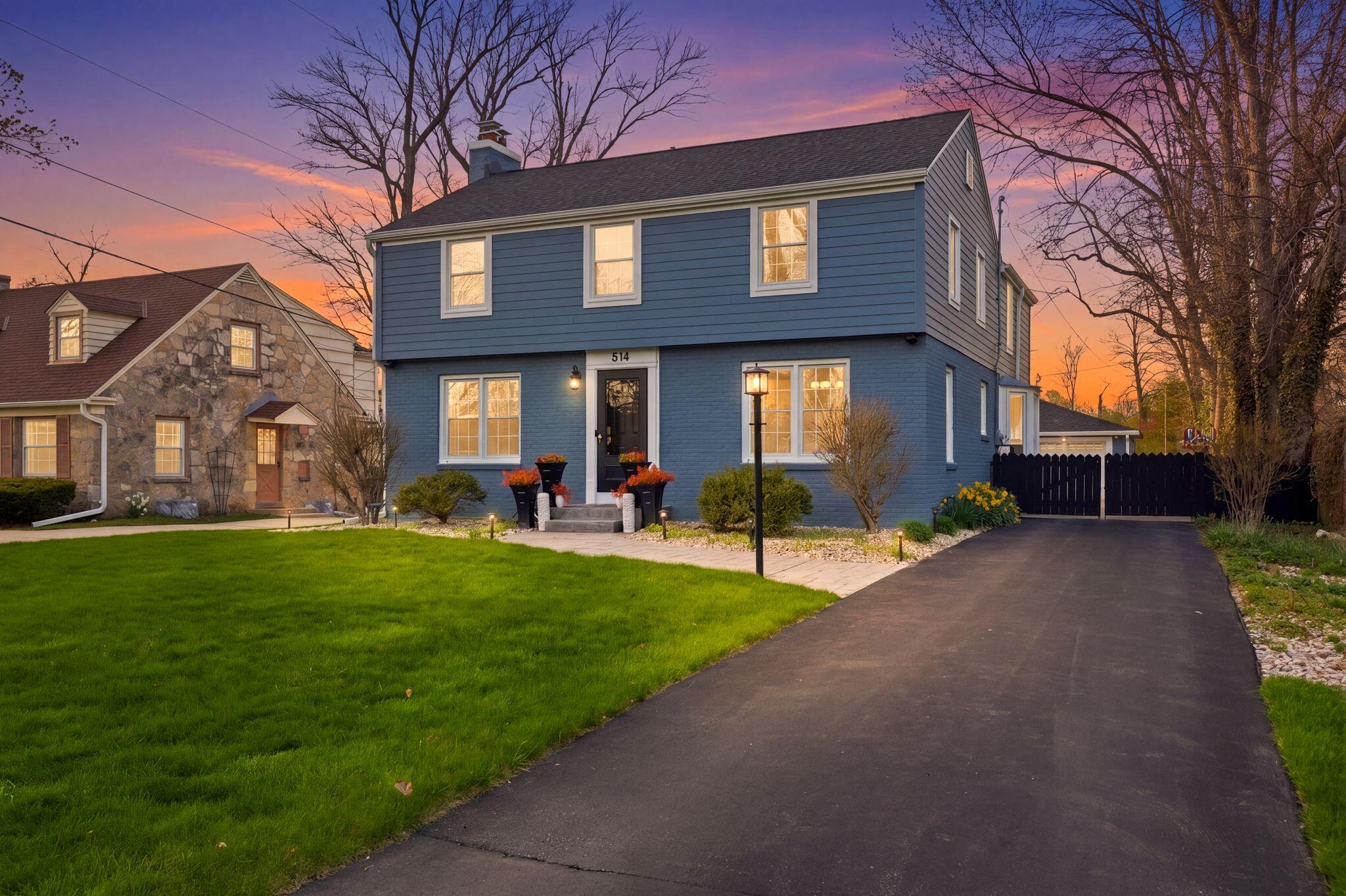 514 E Community Pl