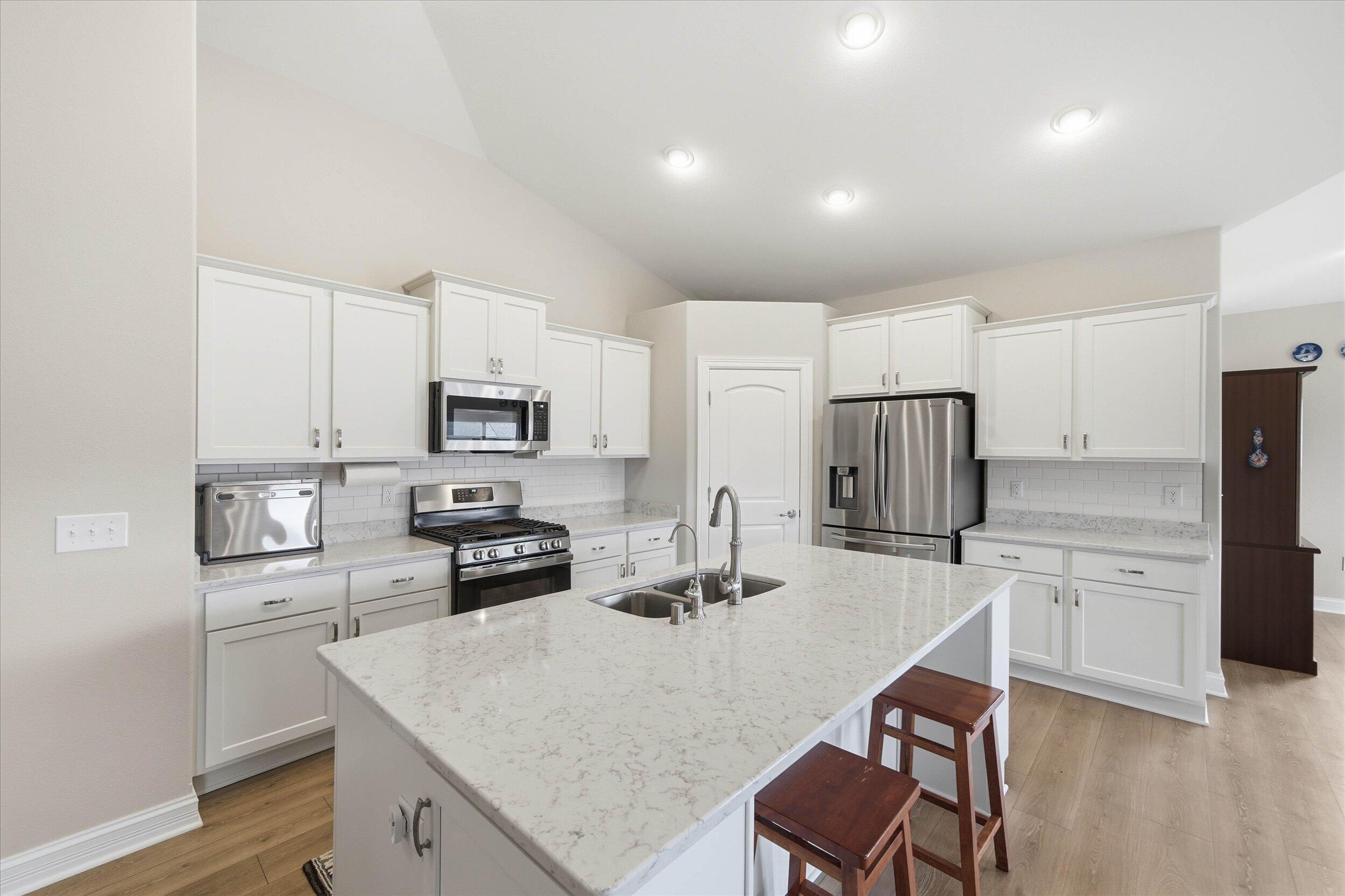 2046 E Omaha Dr