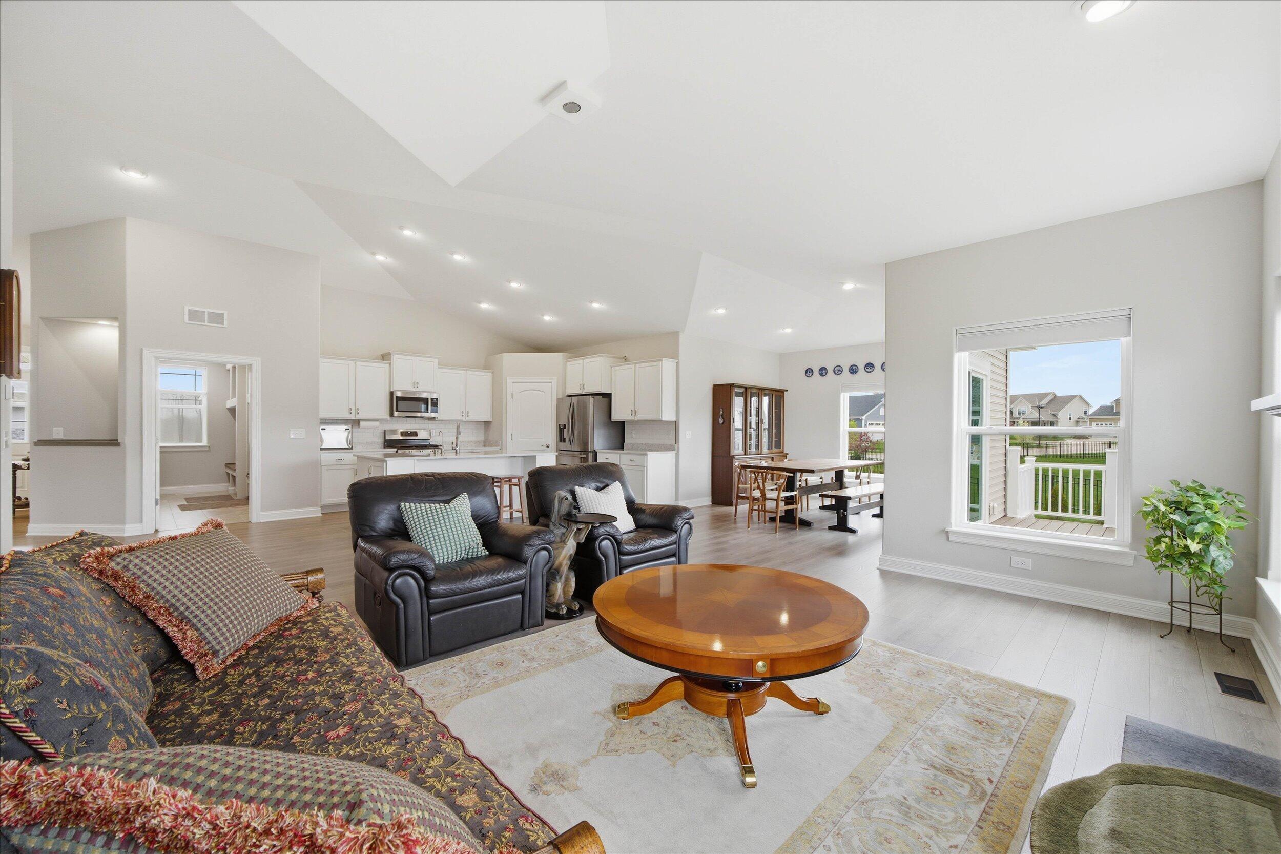 2046 E Omaha Dr