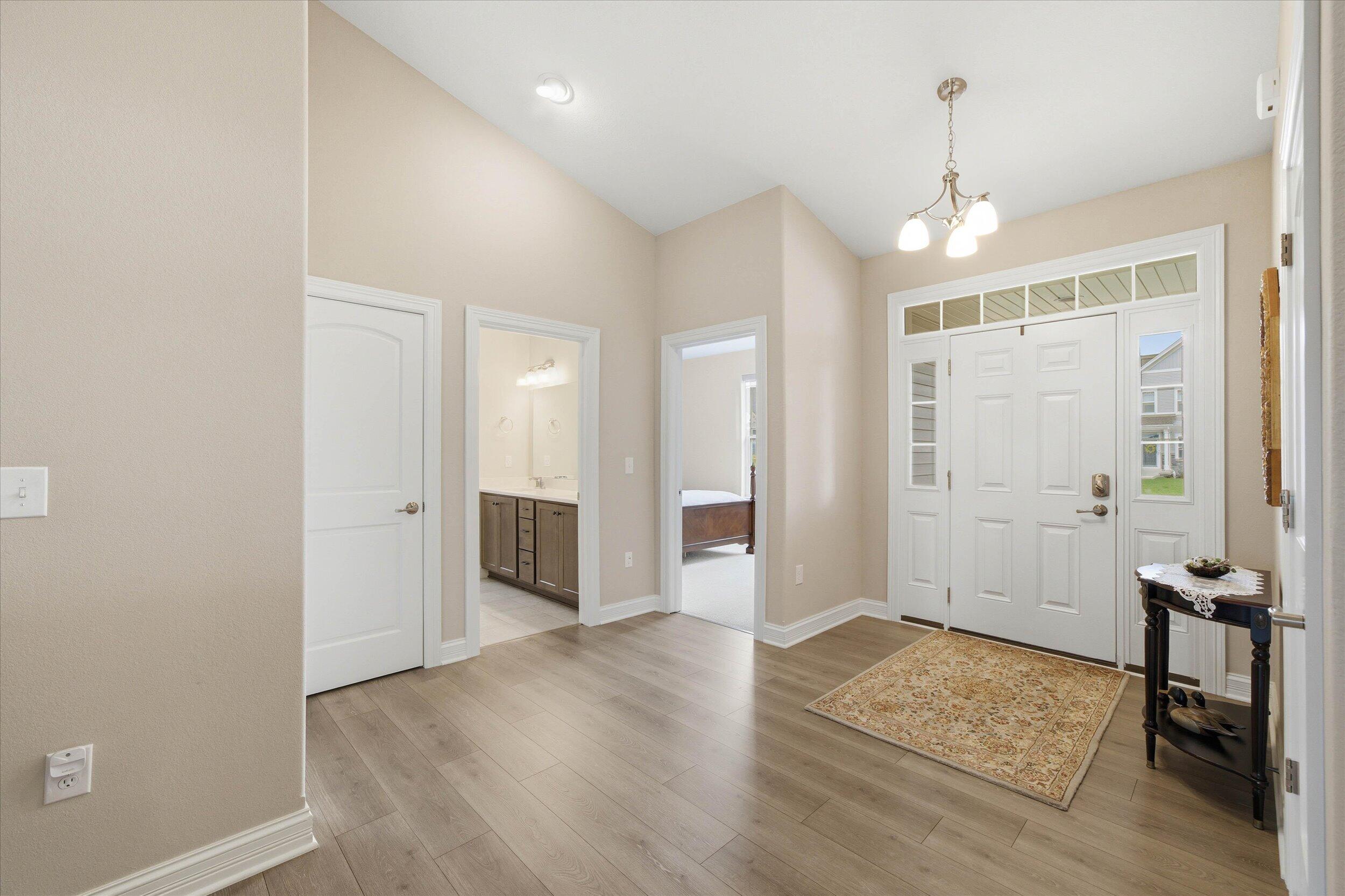 2046 E Omaha Dr