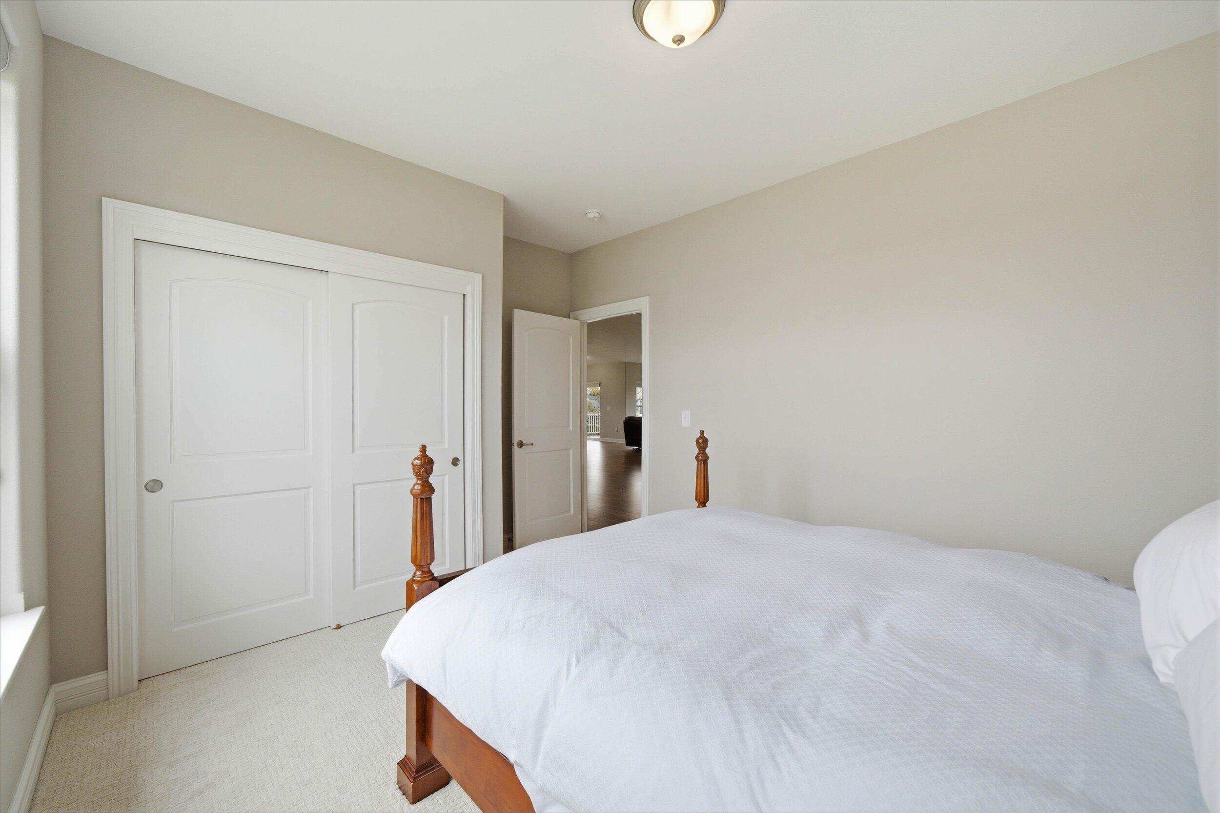 2046 E Omaha Dr