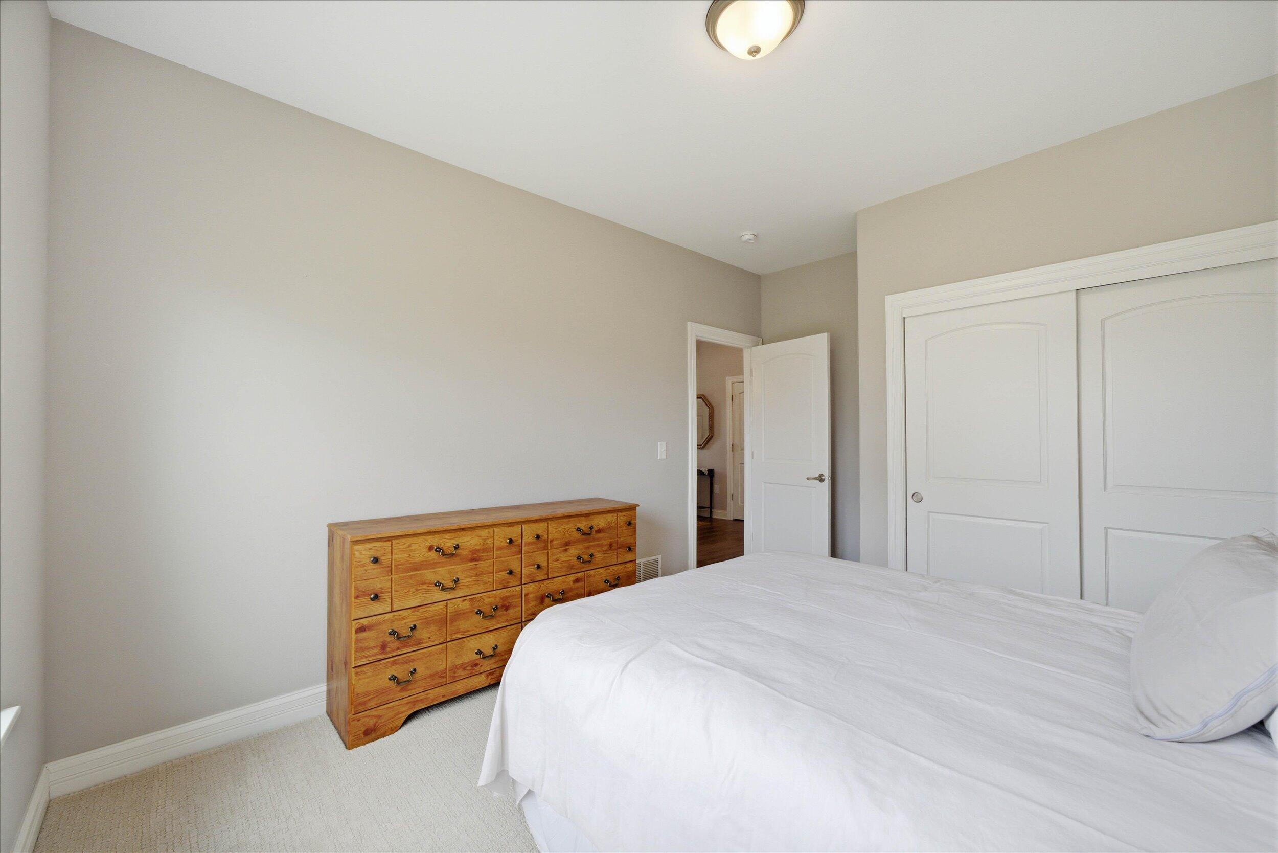 2046 E Omaha Dr