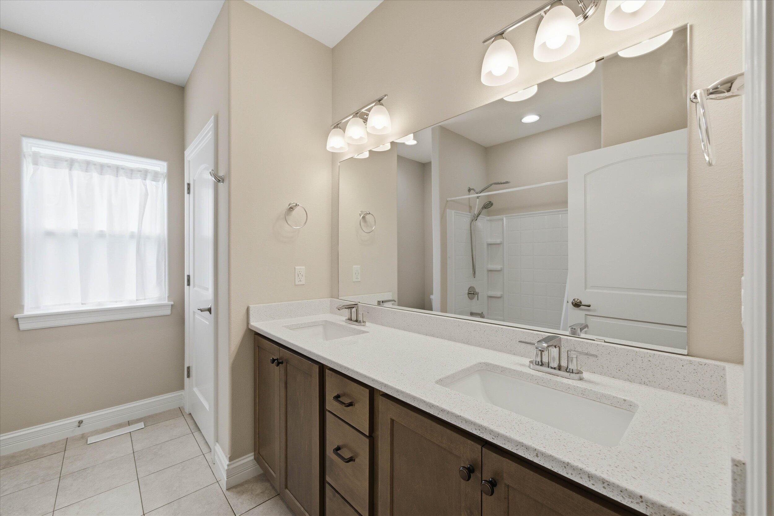 2046 E Omaha Dr