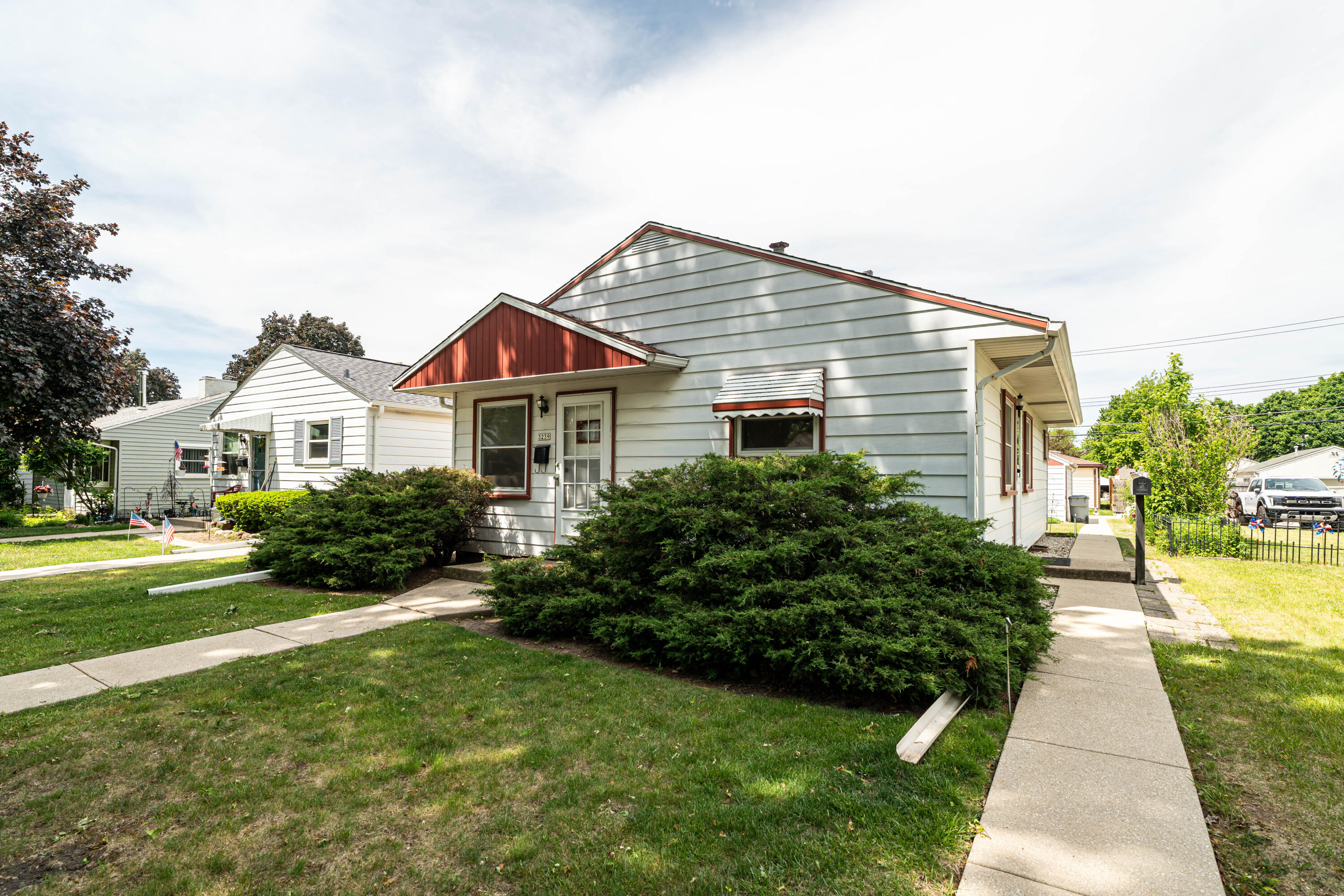 3239 S 54th St