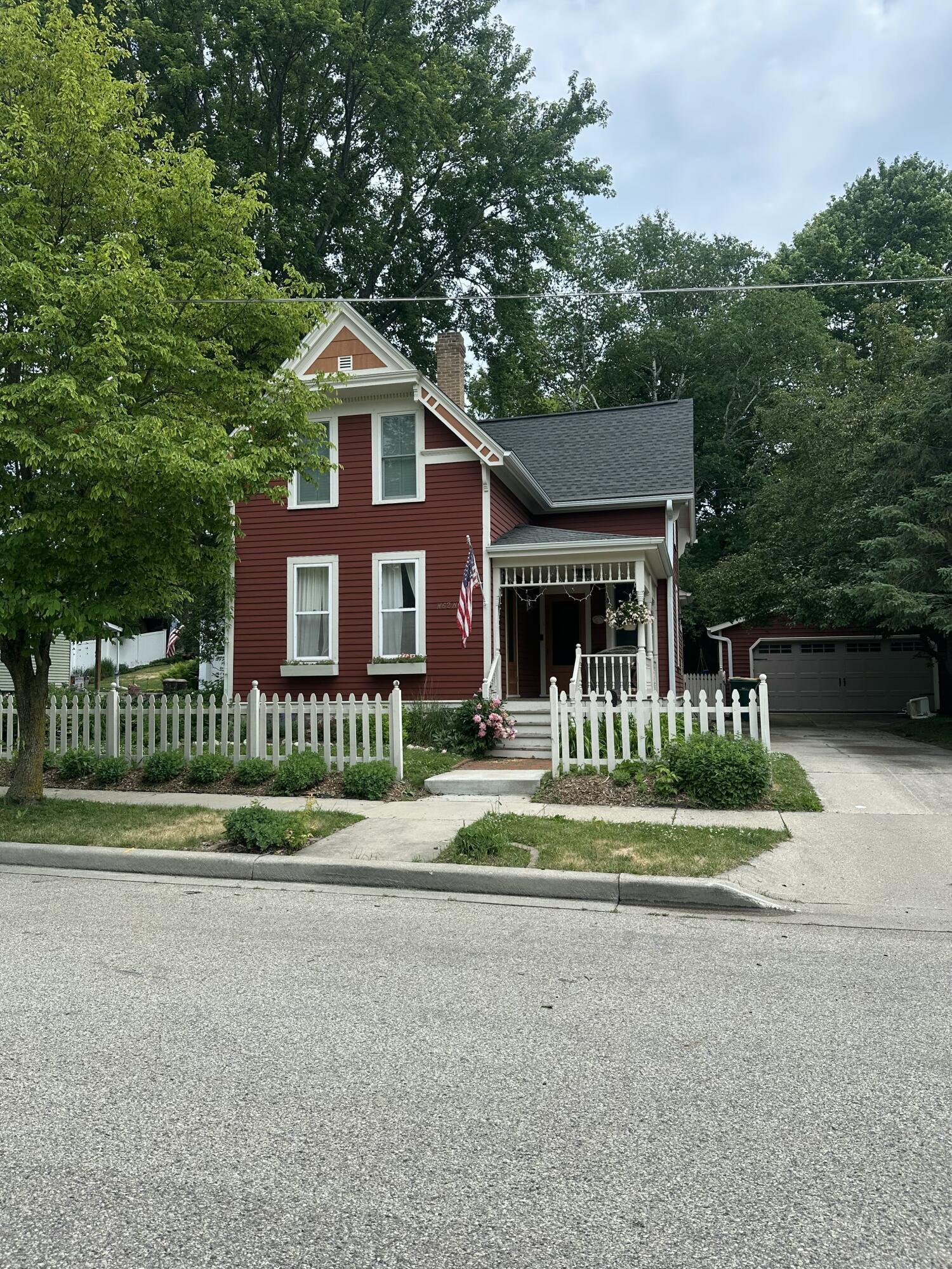 W62N670 Riveredge Dr