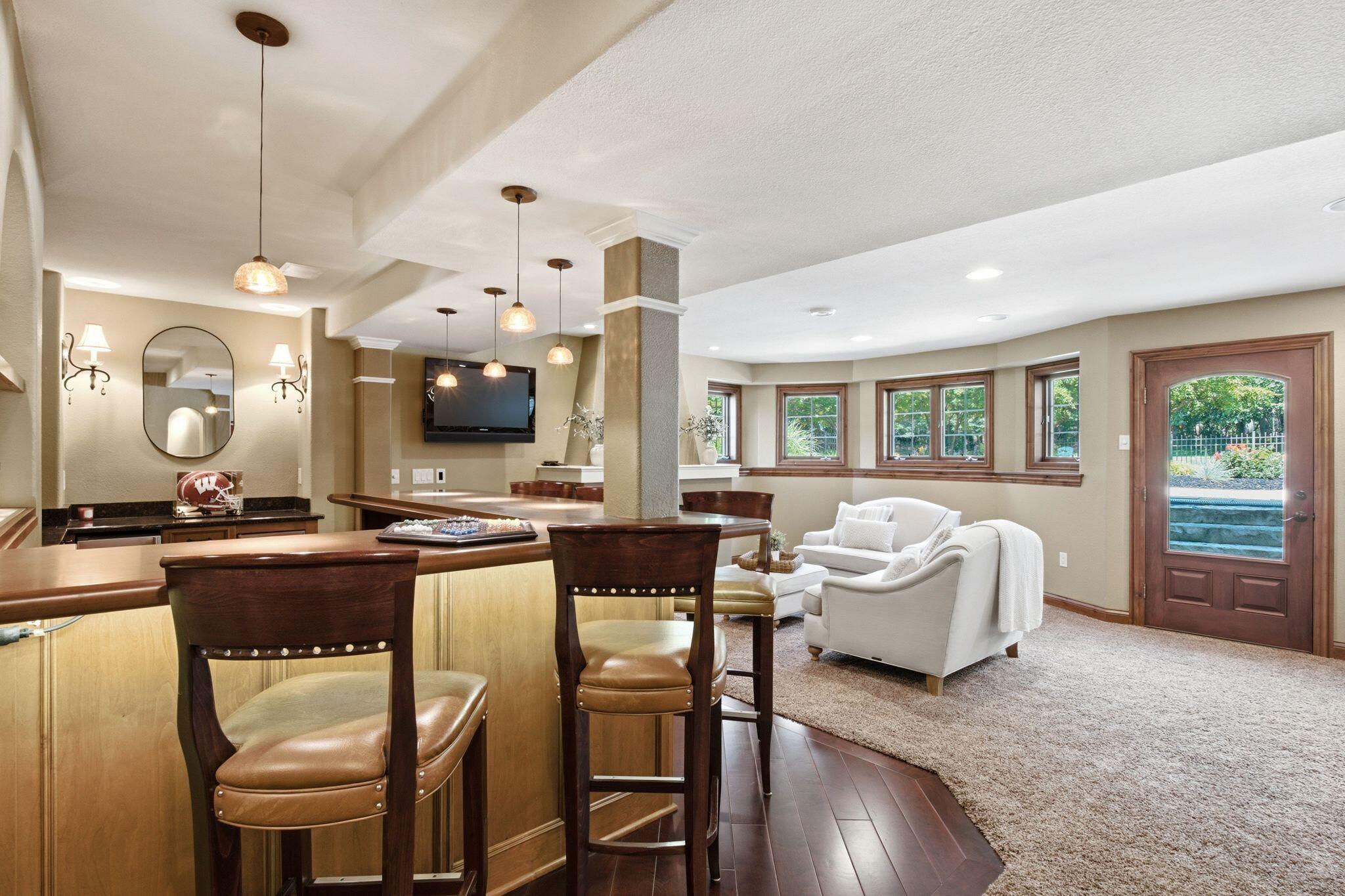N34W33440 Hickory Ln