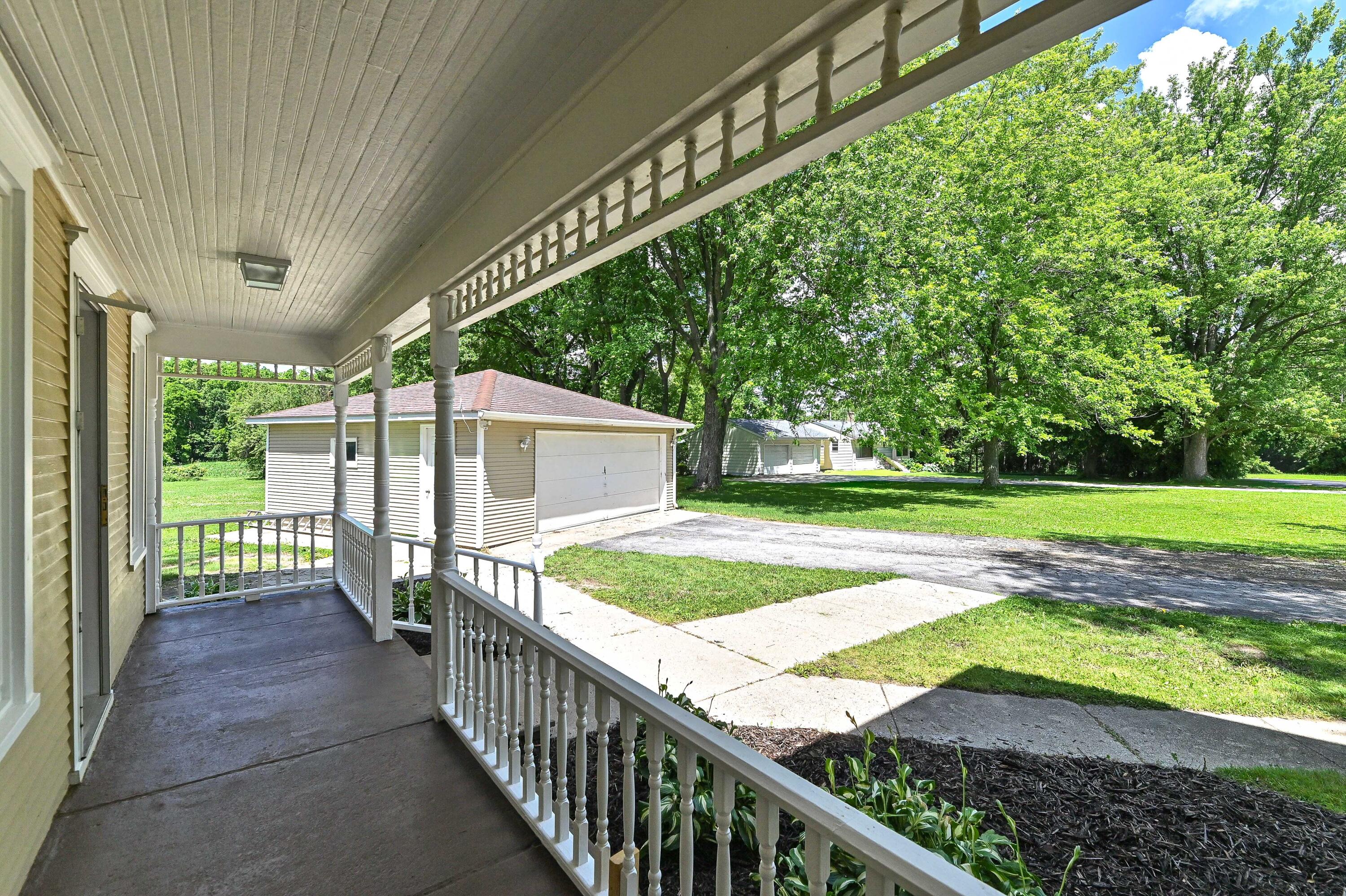5824 Marsh Rd