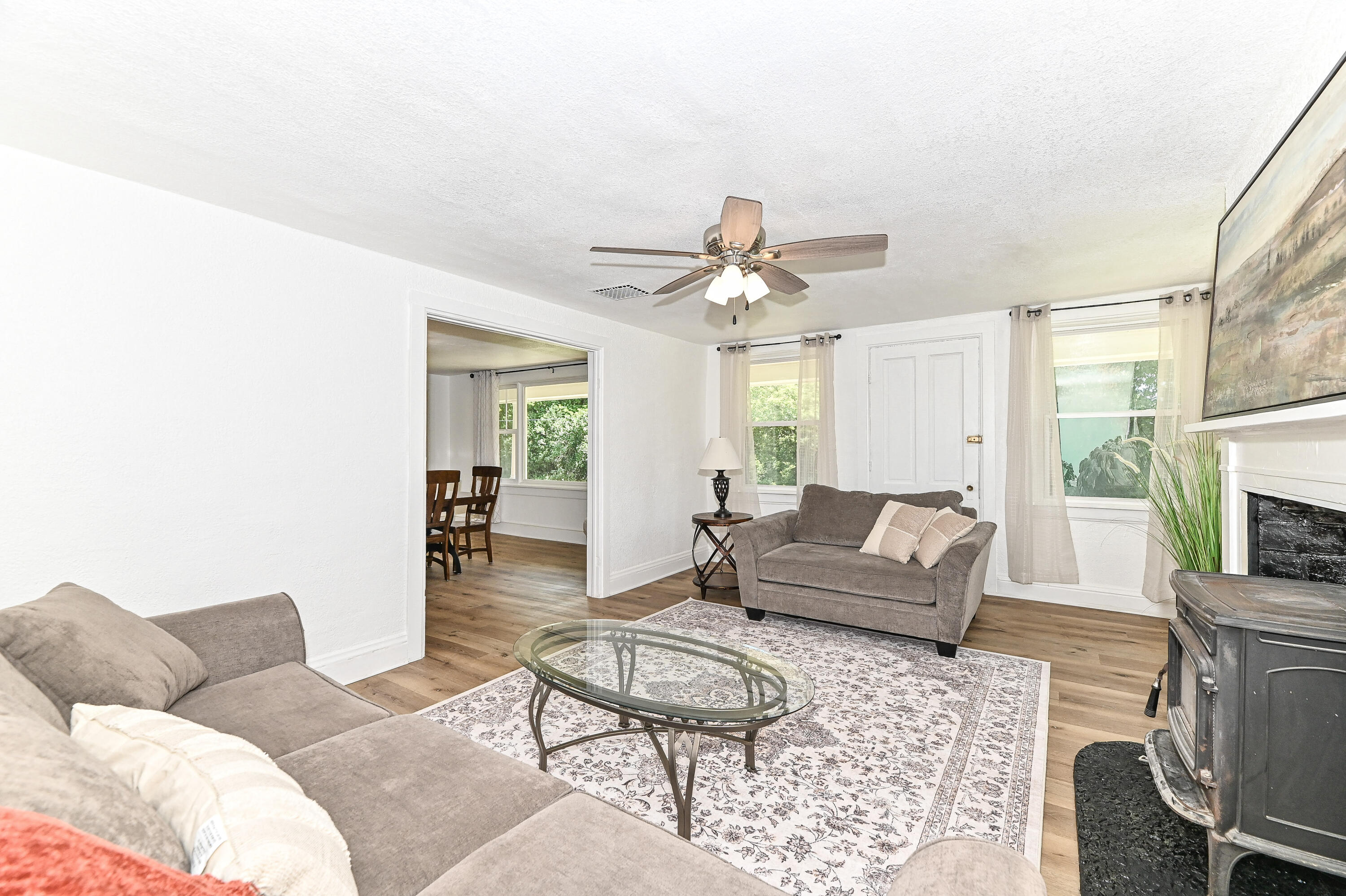 5824 Marsh Rd