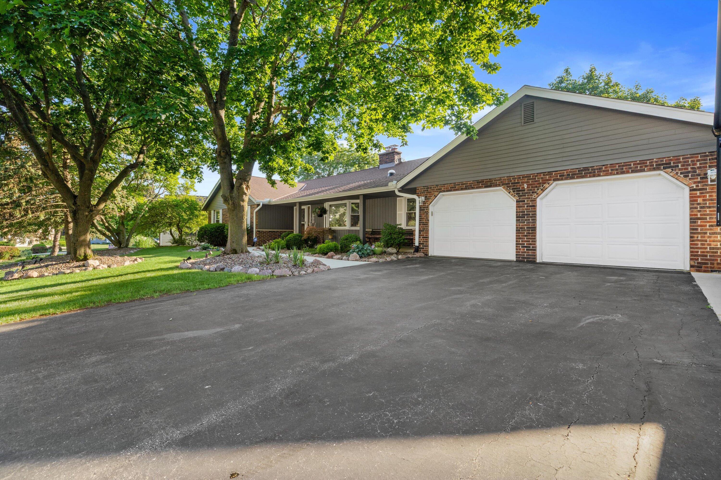 1800 Centennial Ln