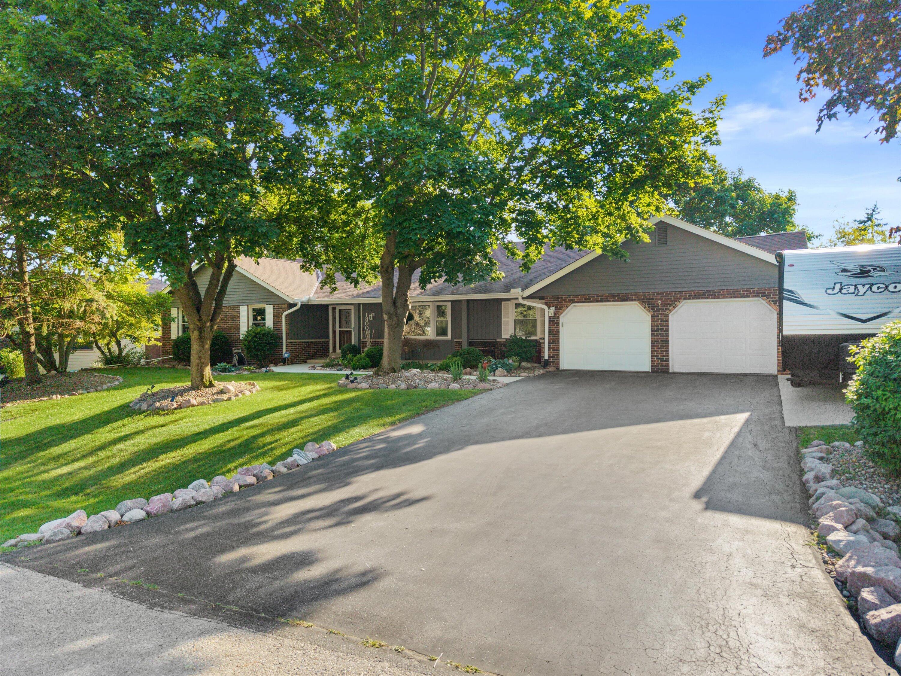1800 Centennial Ln